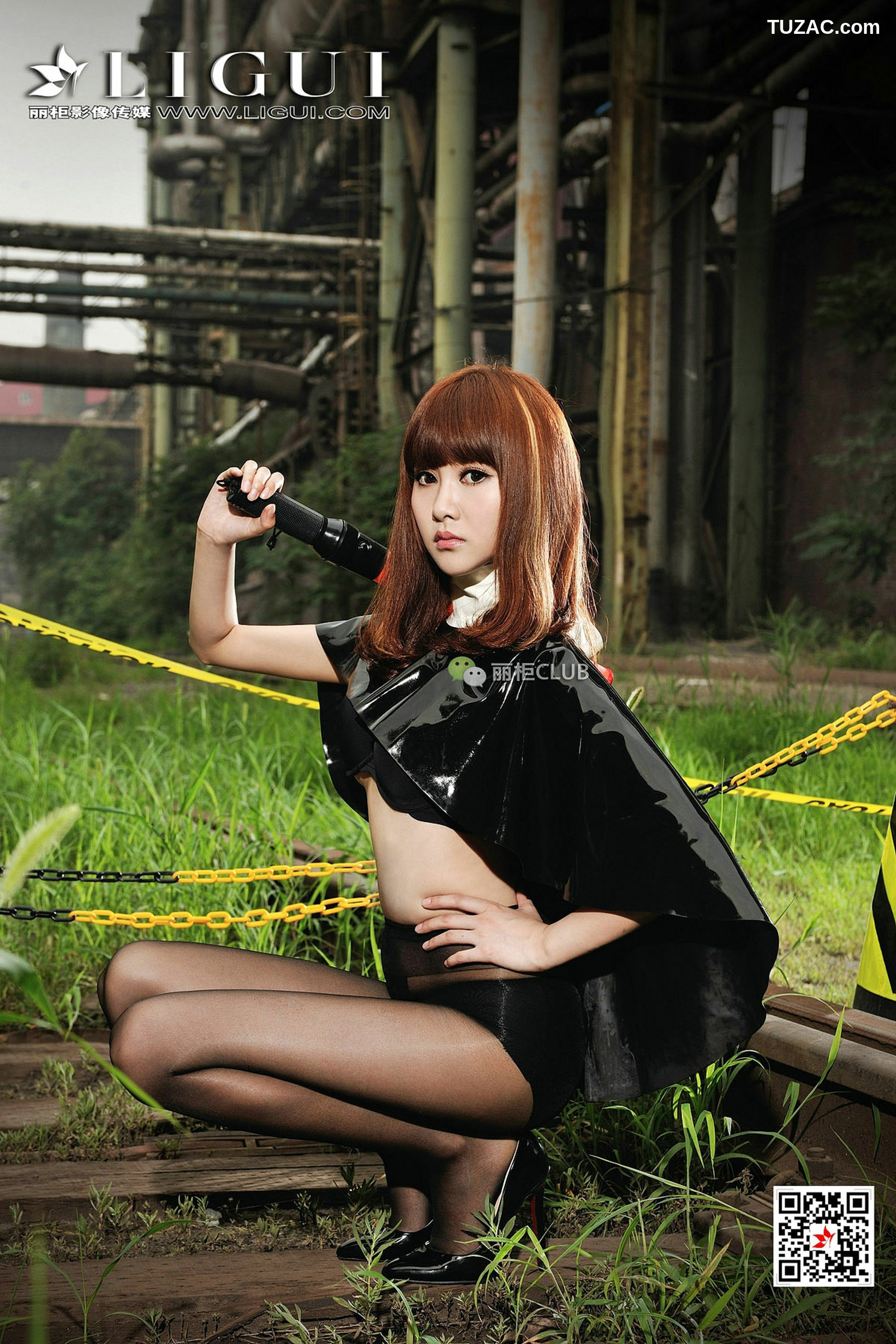 丽柜_Model 笑笑《废旧火车道黑丝美脚》 写真集[99P]