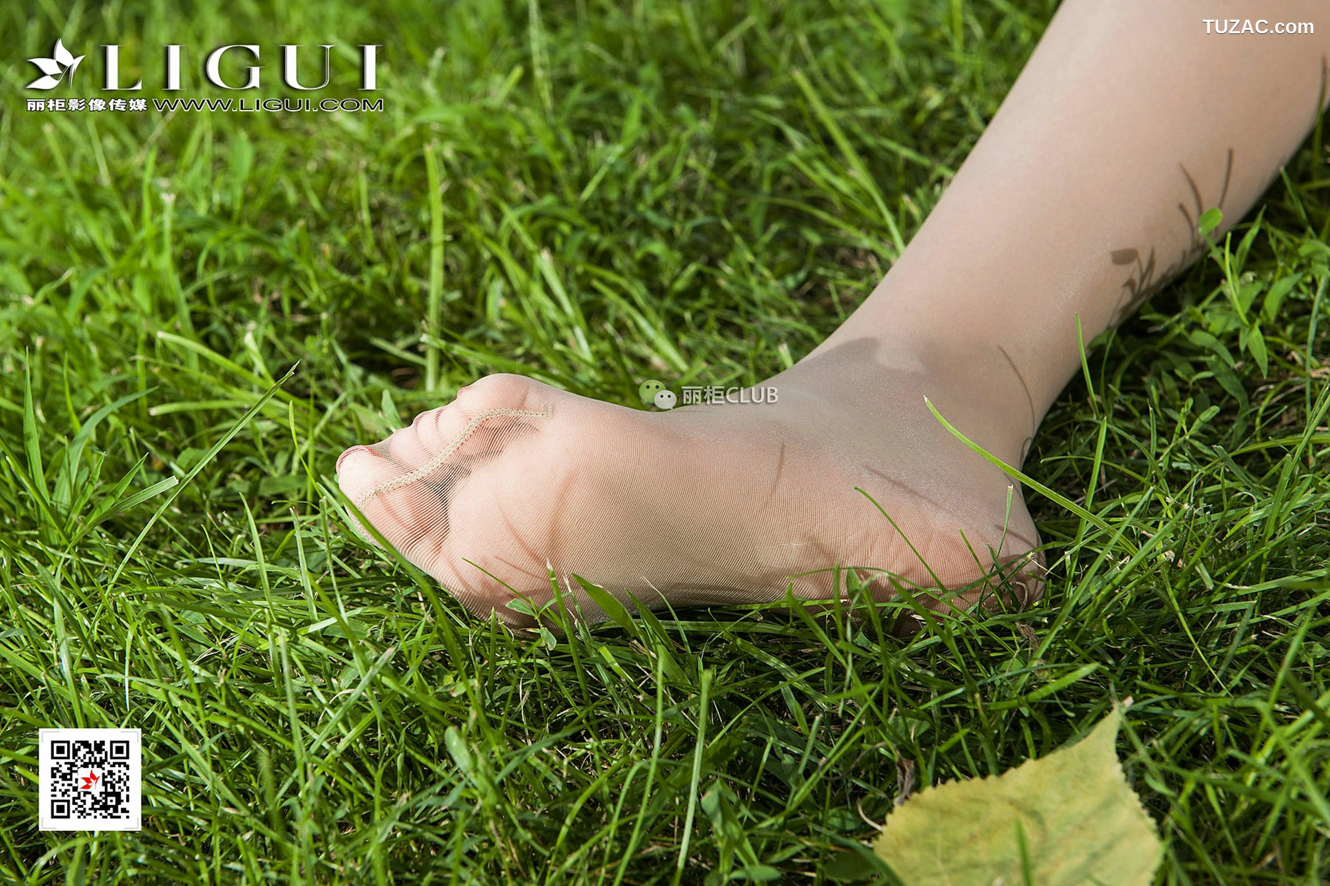 丽柜_Model 筱筱《校园女神丝足美腿》 写真集[49P]