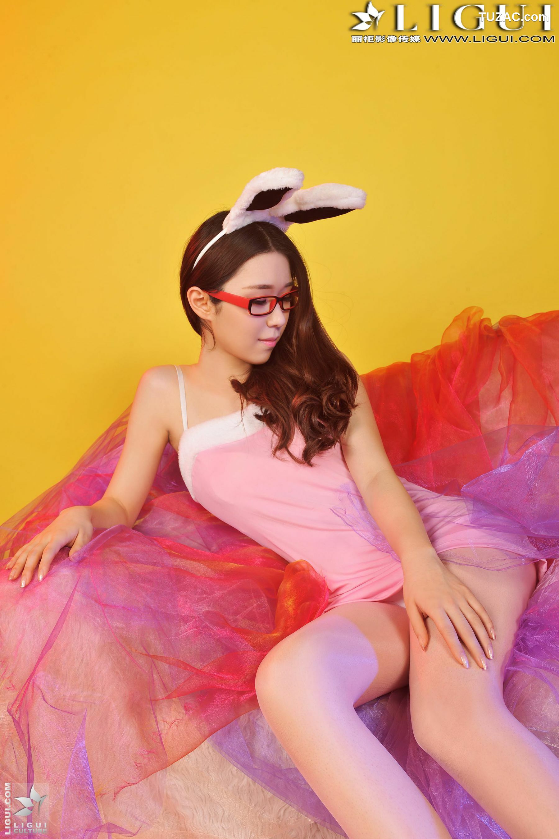 丽柜_Model 美辰《红高跟兔女郎》上下全集 美腿丝足写真图片[83P]