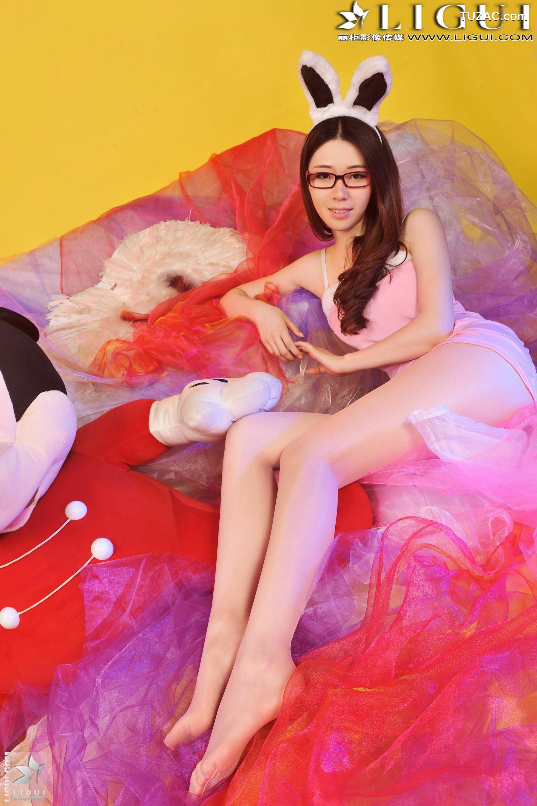 丽柜_Model 美辰《红高跟兔女郎》上下全集 美腿丝足写真图片[83P]