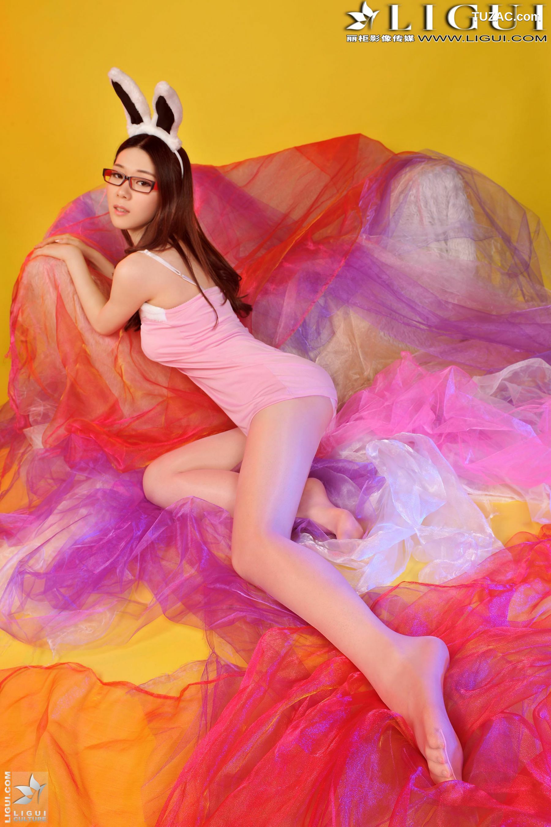 丽柜_Model 美辰《红高跟兔女郎》上下全集 美腿丝足写真图片[83P]