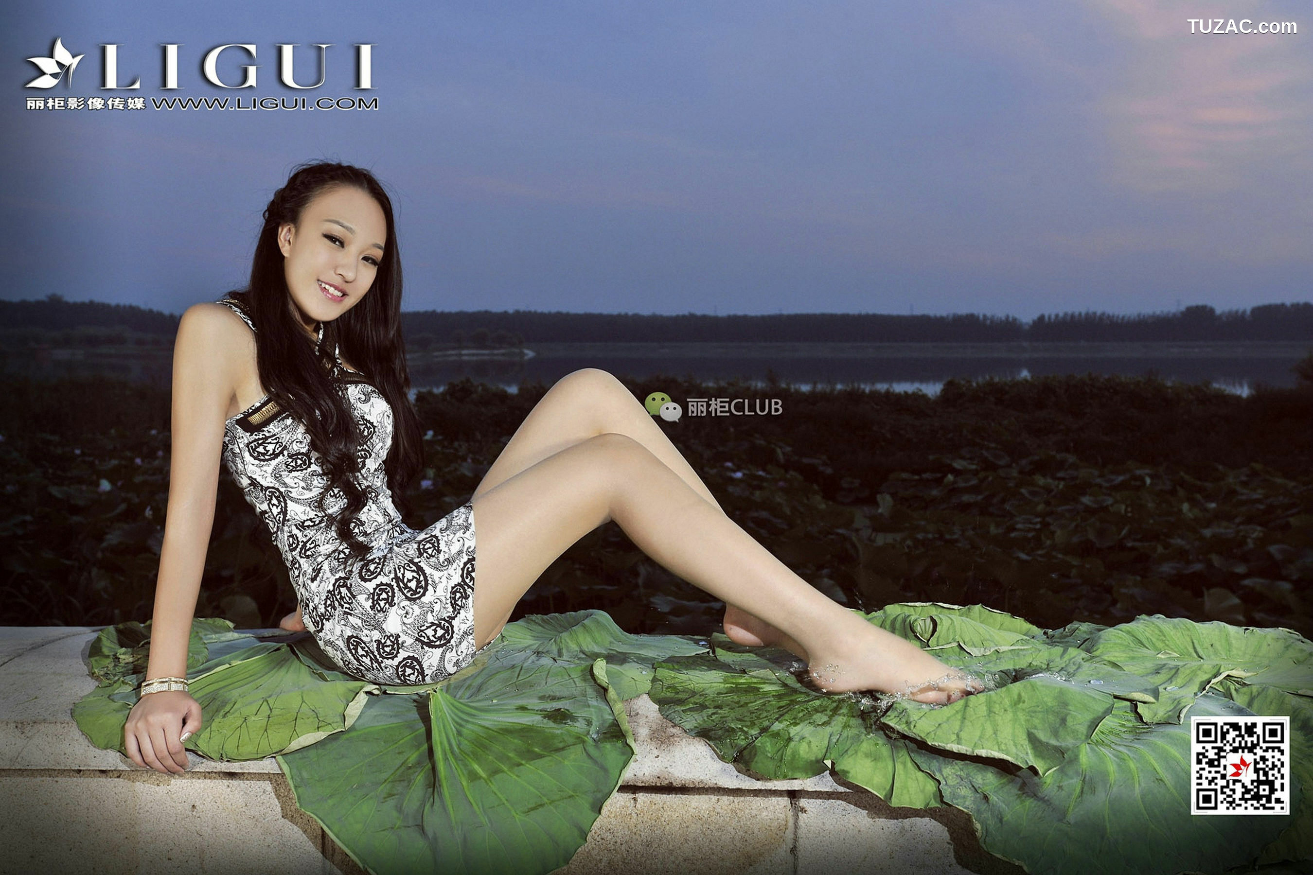 丽柜_Model 腿模Amily《连衣套裙+肉丝足》 写真集[58P]