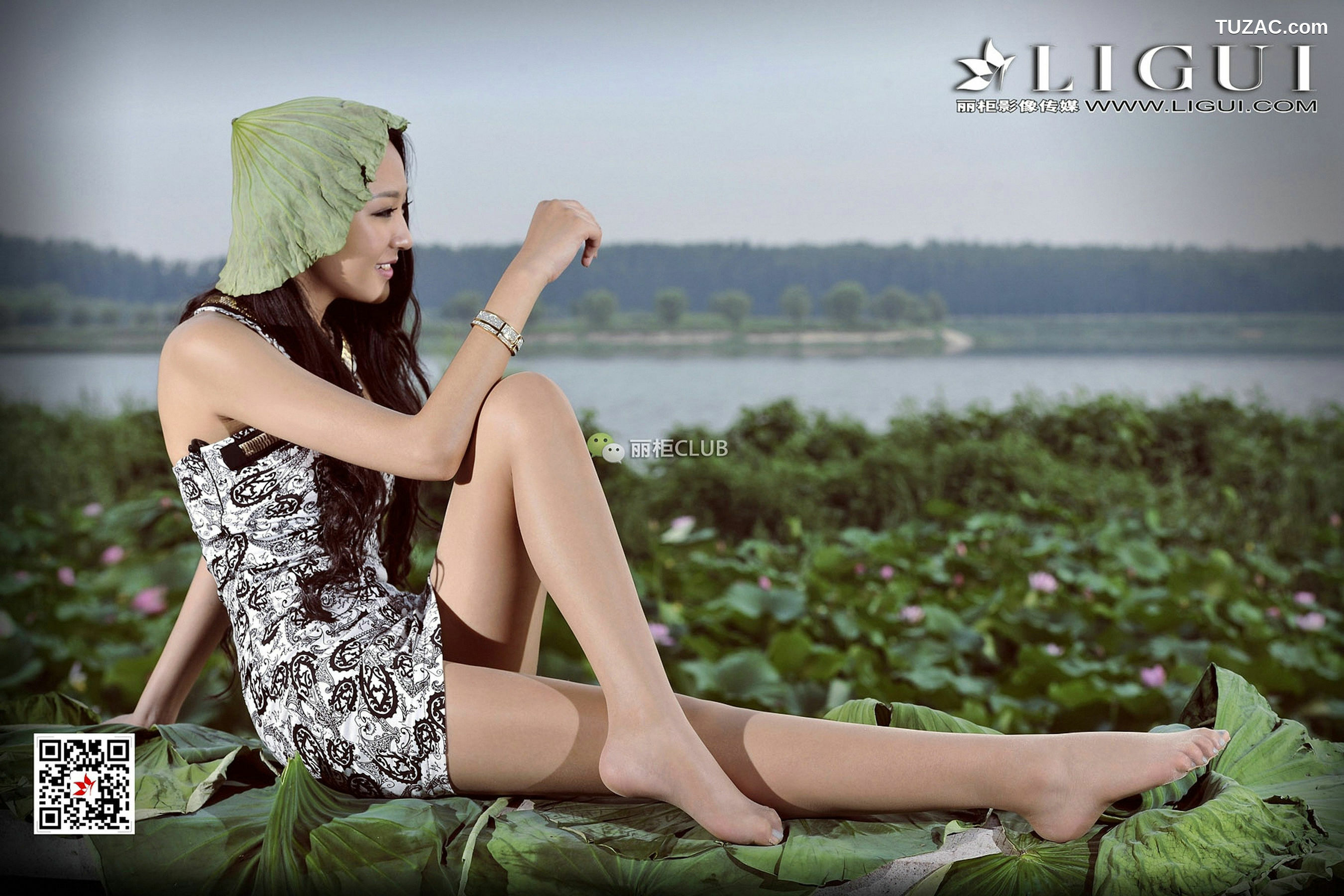 丽柜_Model 腿模Amily《连衣套裙+肉丝足》 写真集[58P]