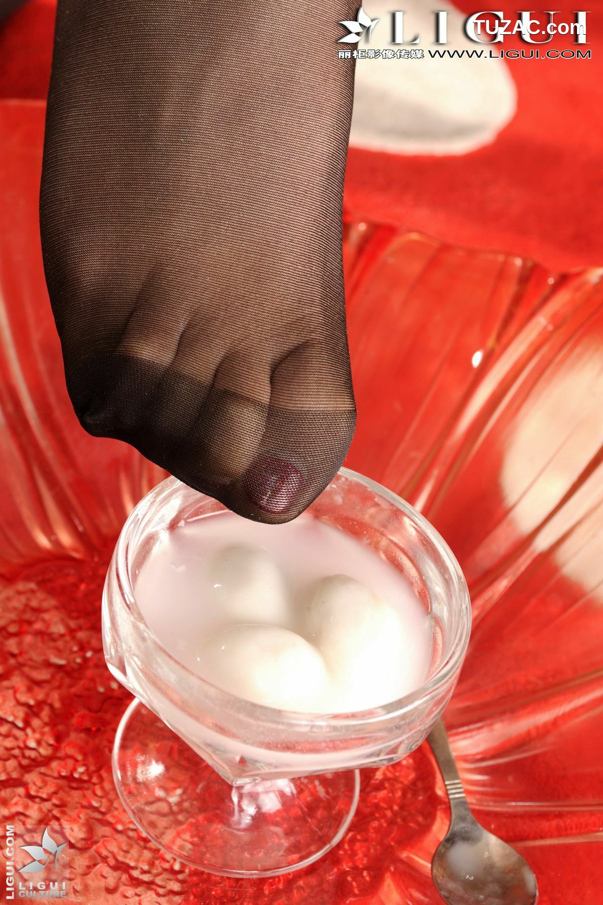 丽柜_Model 苏菲《2011古典黑丝新年特辑》 美腿玉足写真图片[47P]