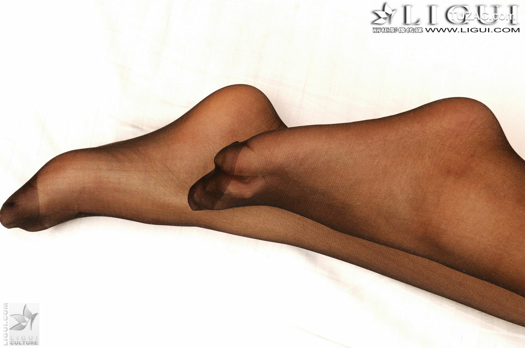 丽柜_Model 苏菲《诱人黑丝美腿》 美腿玉足写真图片[46P]