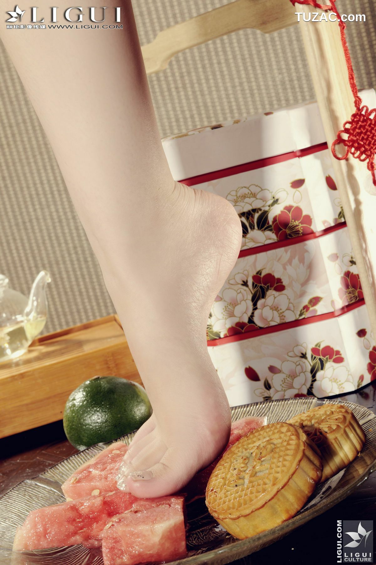 丽柜_Model 英子、Vicky《中秋月儿圆》 上下合集 美腿玉足写真图片[55P]