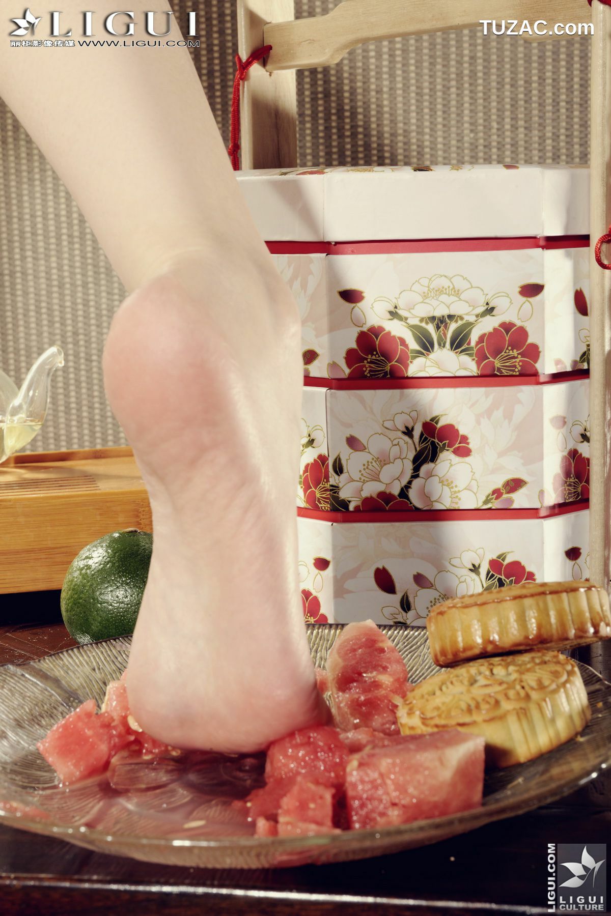 丽柜_Model 英子、Vicky《中秋月儿圆》 上下合集 美腿玉足写真图片[55P]