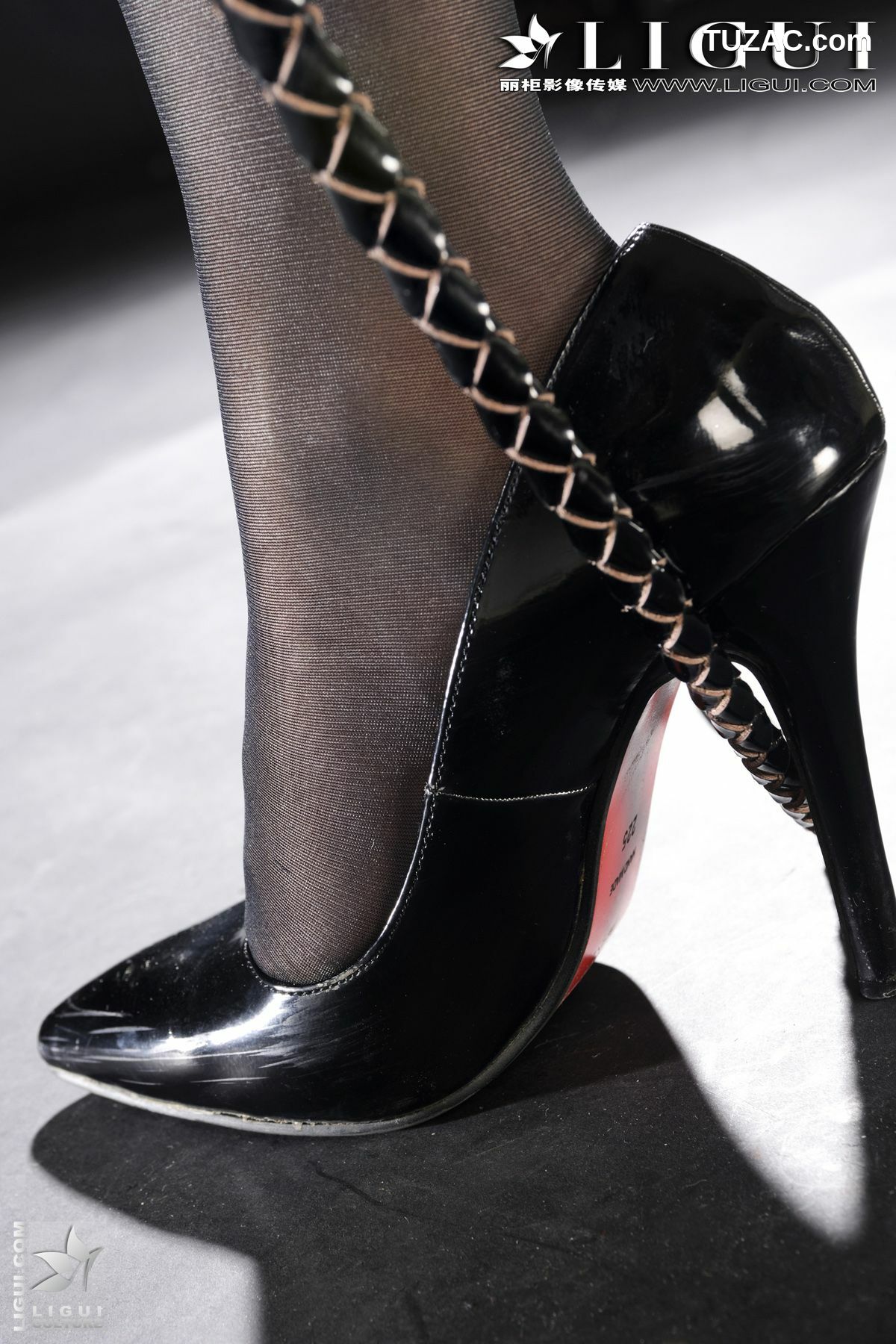 丽柜_Model 英子《丽柜女王英子》 美腿玉足写真图片[47P]