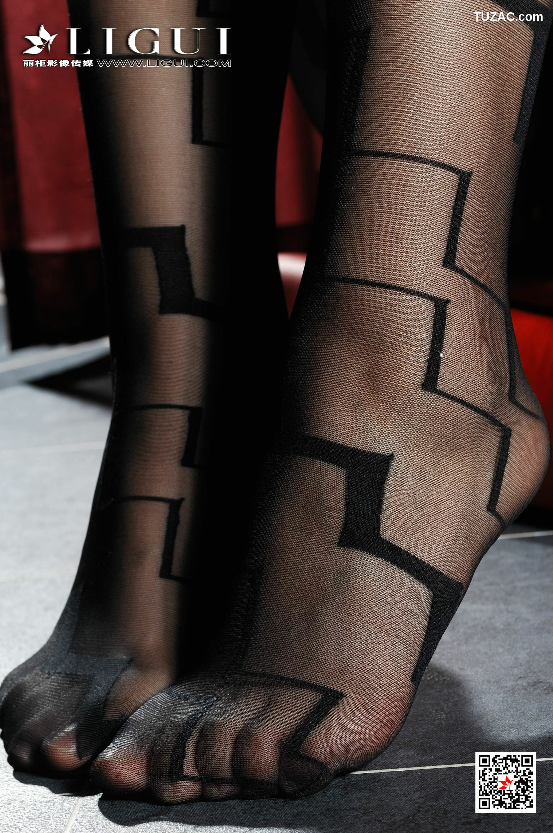 丽柜_Model 莲莲《黑丝美腿丝足》  写真集[42P]
