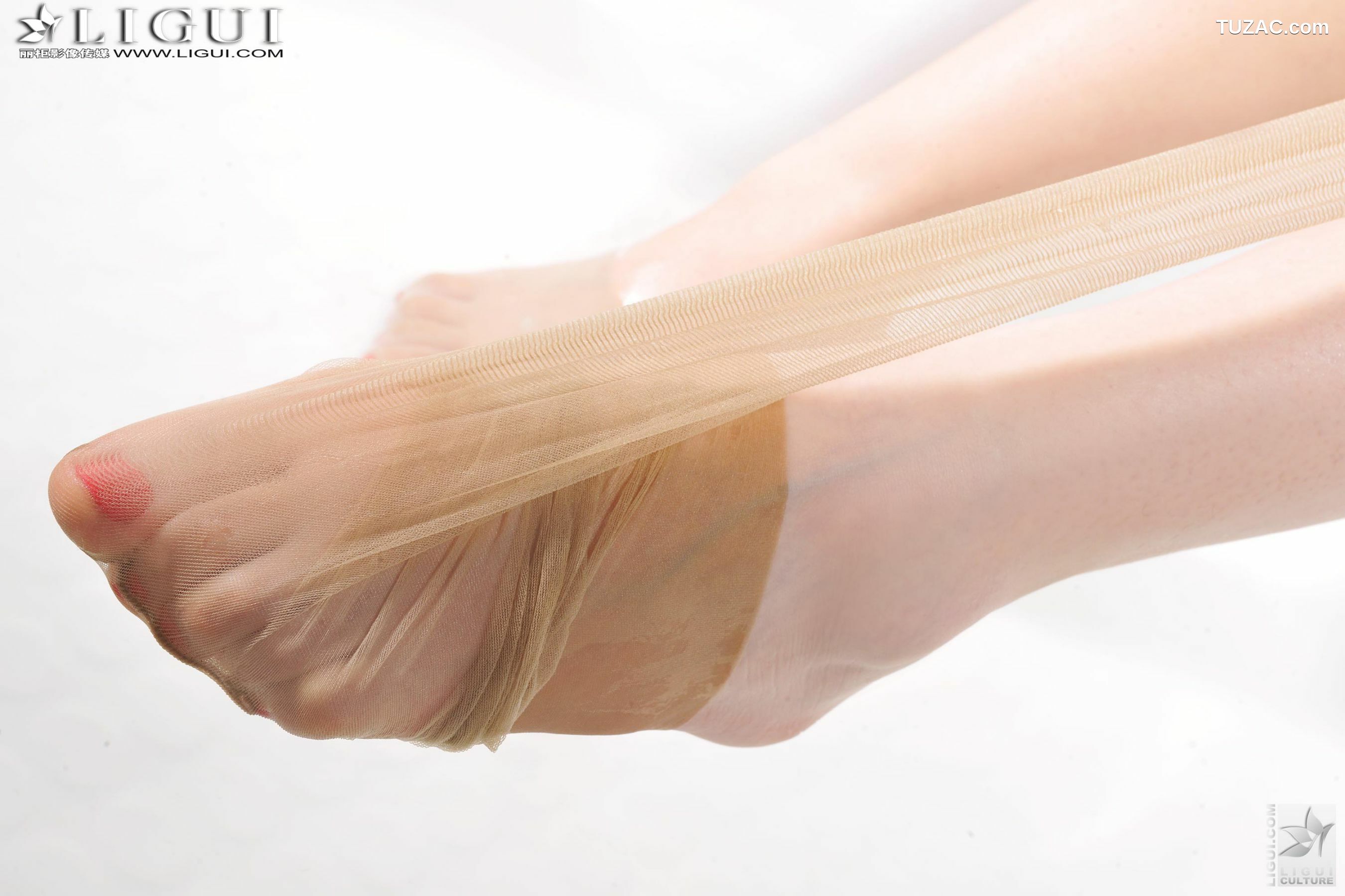 丽柜_Model 菲菲《帅气蓝发女郎》 美腿丝足写真图片[88P]