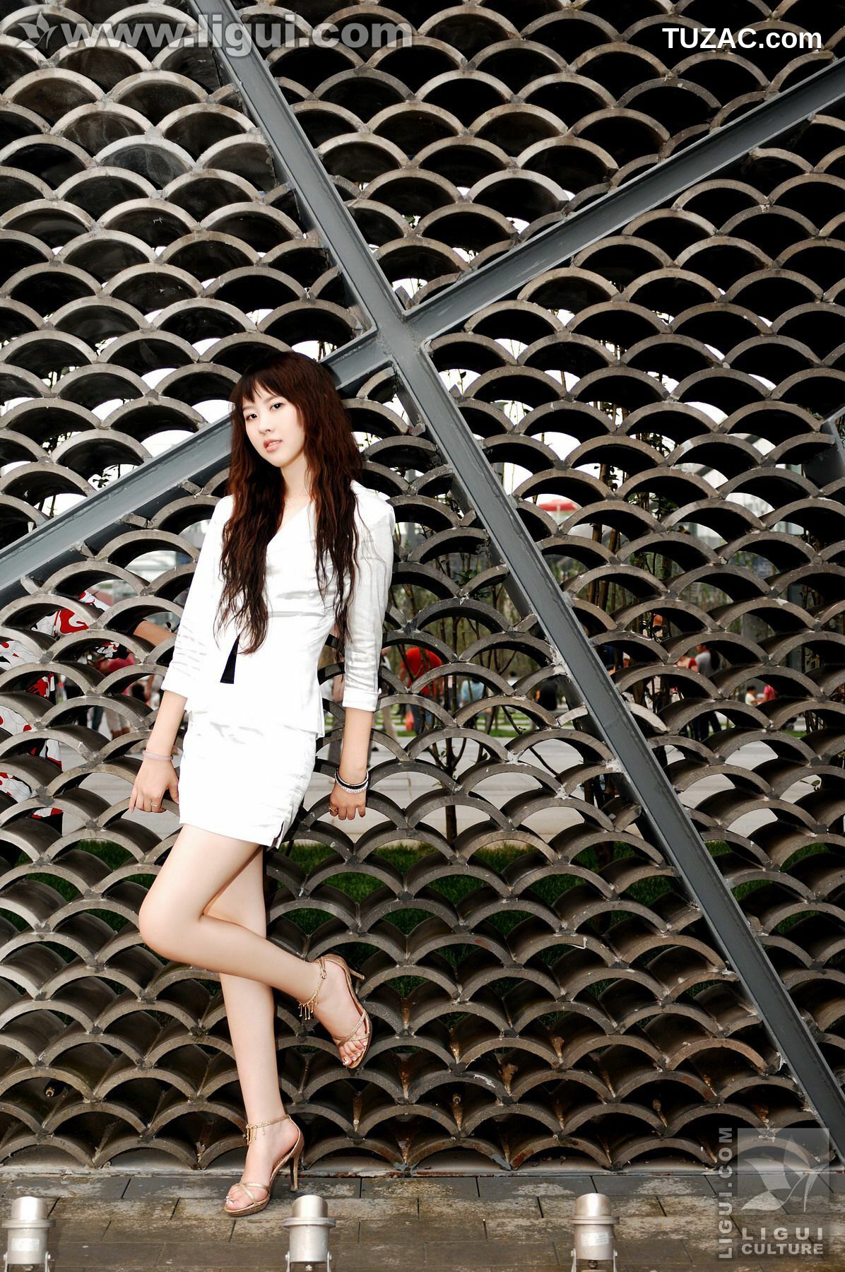 丽柜_Model 菲菲《超级美女奥运赛场展》 美腿玉足写真图片[44P]