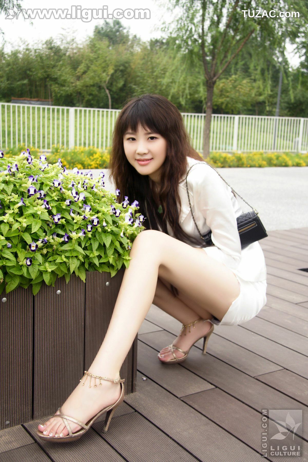 丽柜_Model 菲菲《超级美女奥运赛场展》 美腿玉足写真图片[44P]