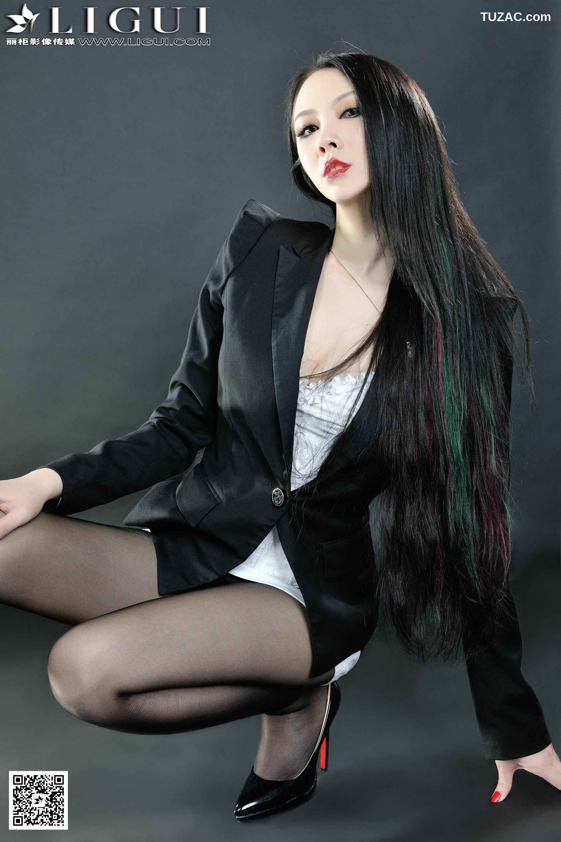 丽柜_Model 菲菲《高贵黑丝丽人丝足》上中下全集 美腿玉足写真图片[104P]