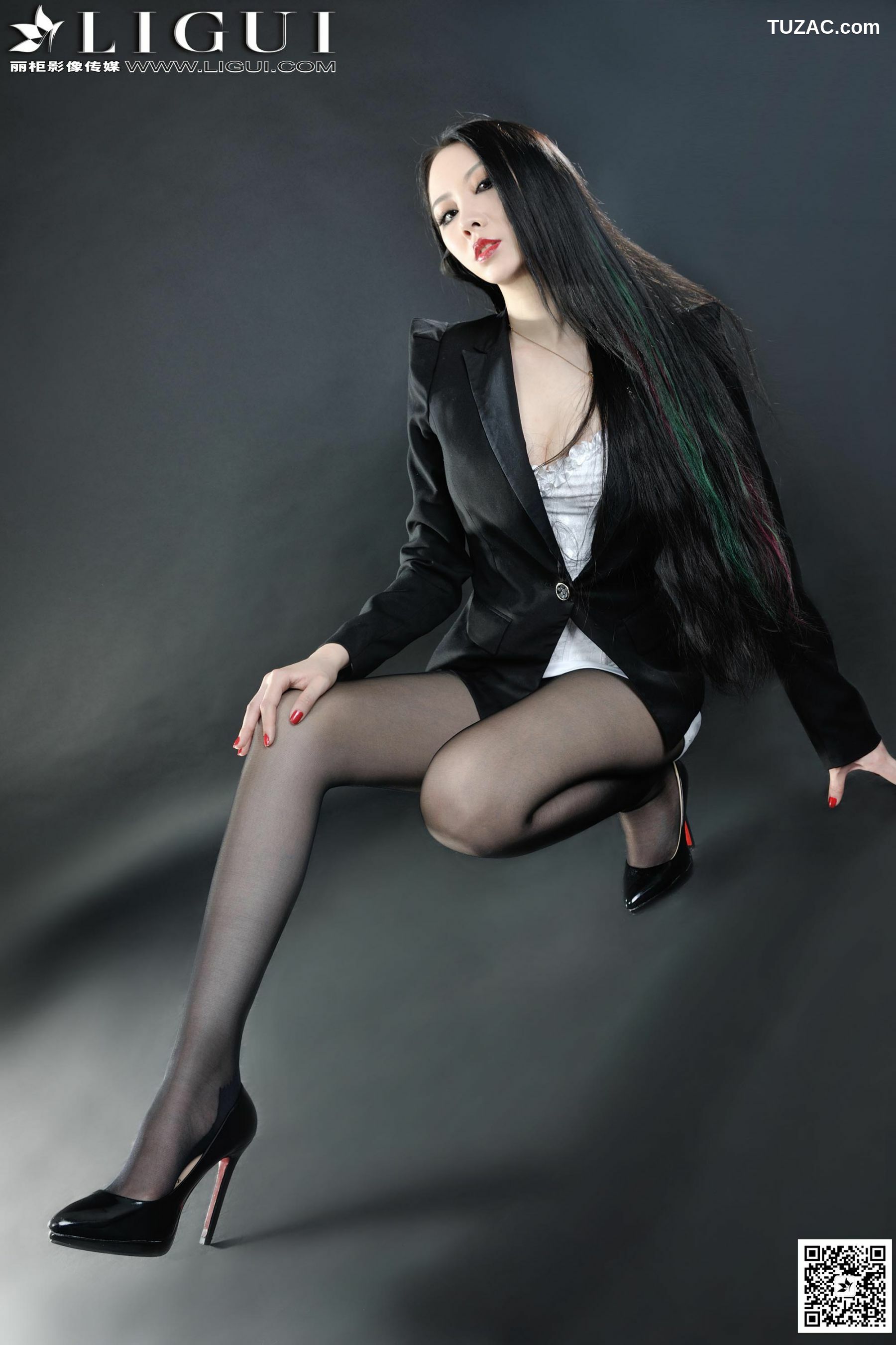 丽柜_Model 菲菲《高贵黑丝丽人丝足》上中下全集 美腿玉足写真图片[104P]