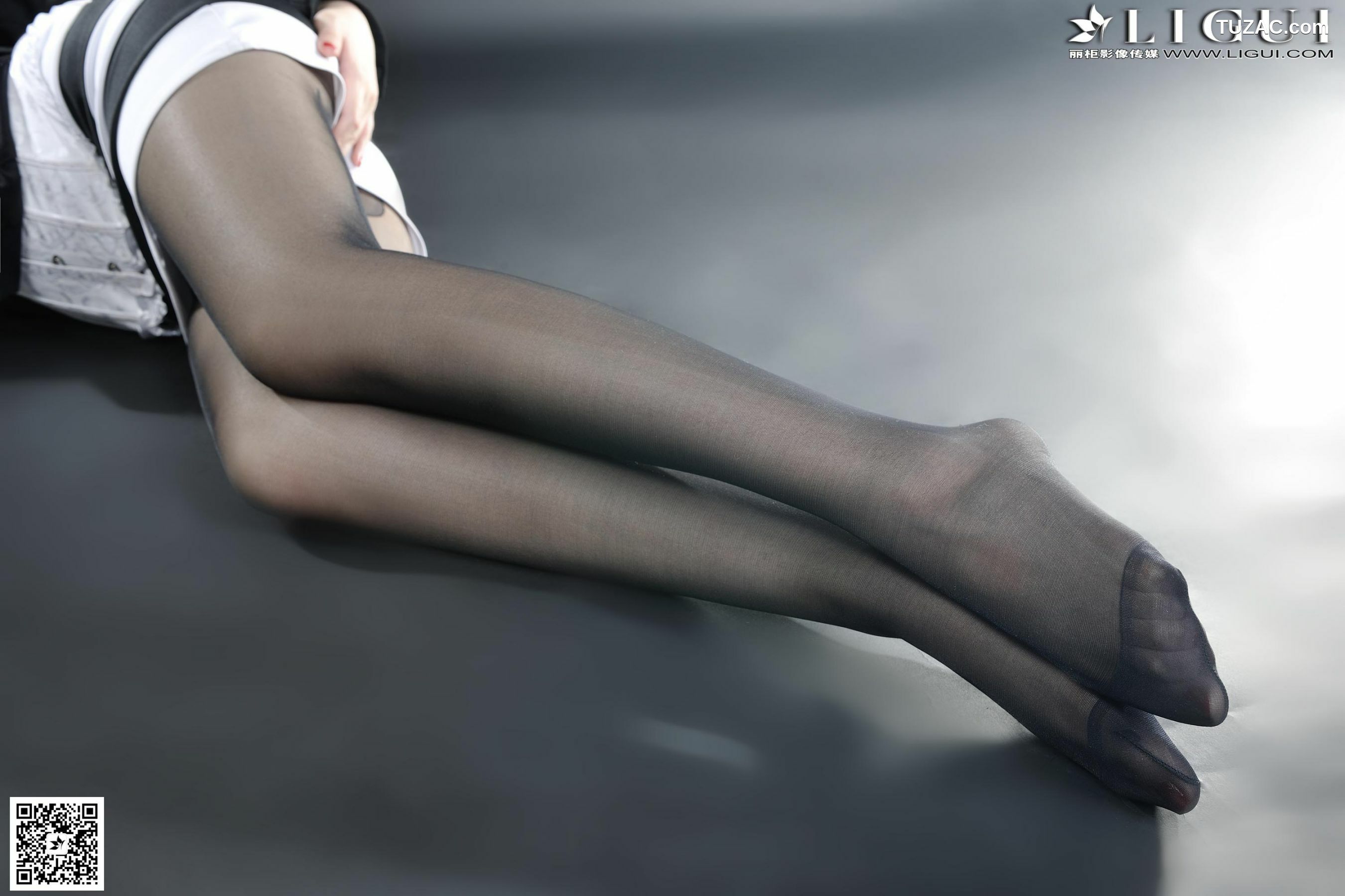 丽柜_Model 菲菲《高贵黑丝丽人丝足》上中下全集 美腿玉足写真图片[104P]