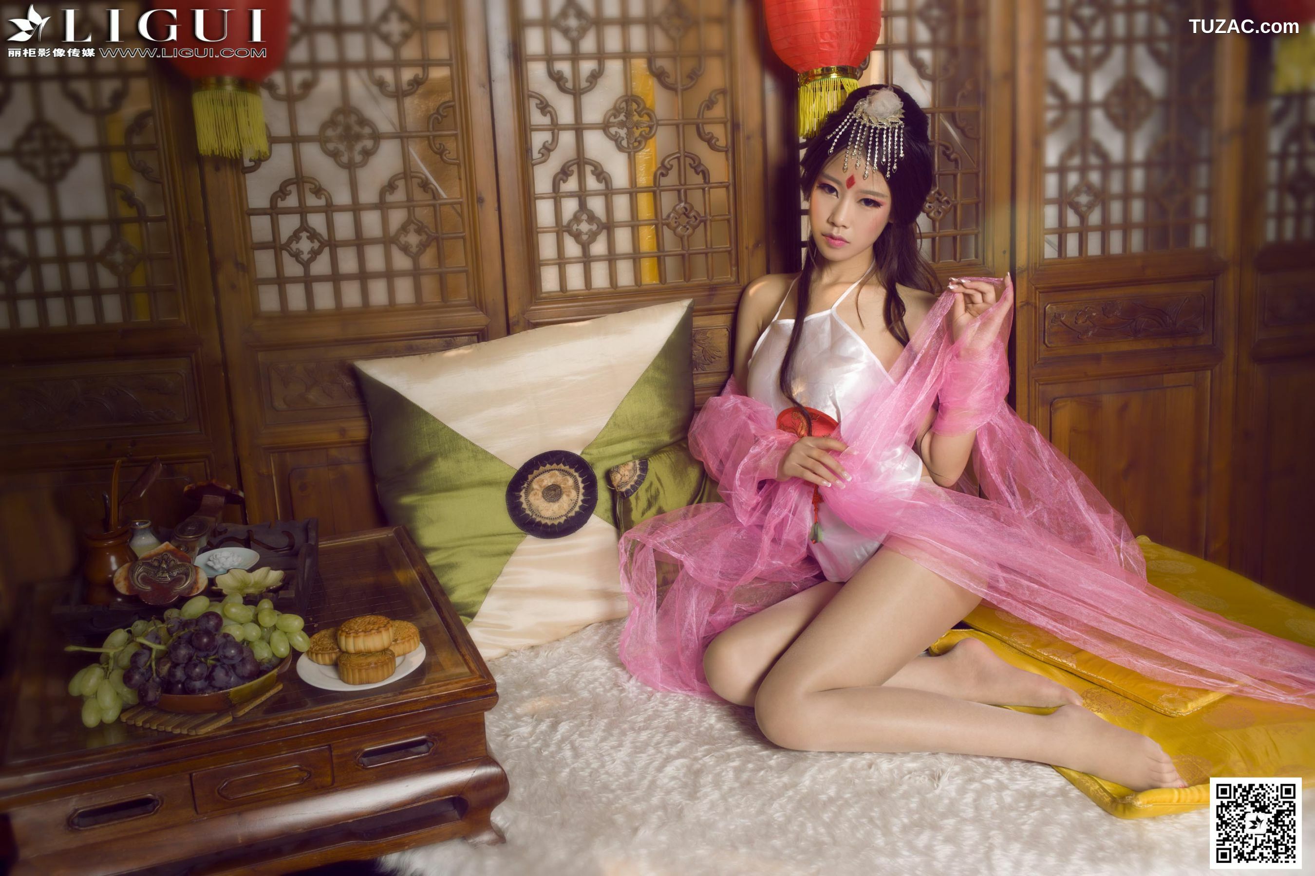 丽柜_Model 语寒、然然《薄纱肚兜古典美人》 美腿玉足写真图片[47P]