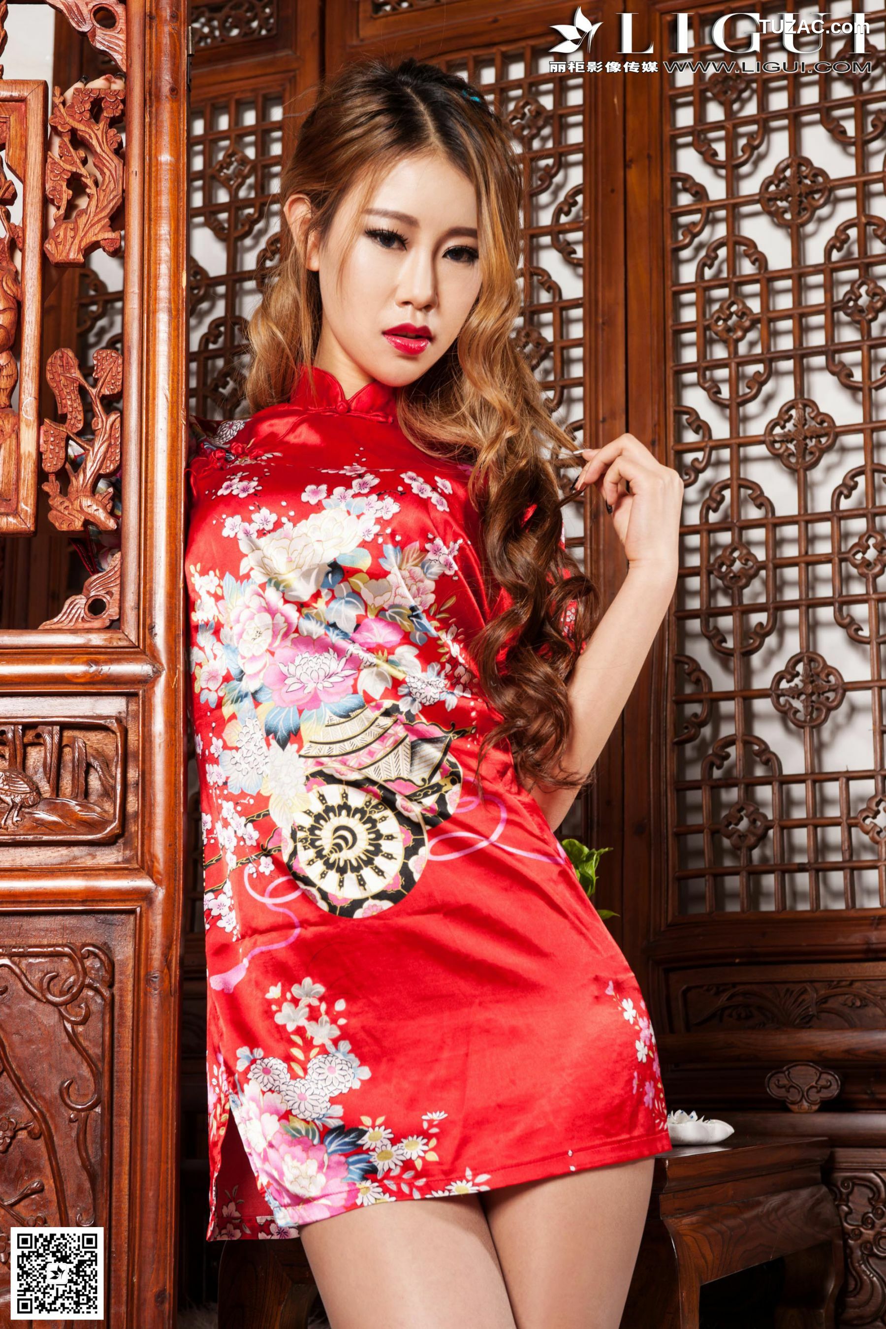 丽柜_Model 语寒《新年旗袍丝足高跟》上下全集 美腿玉足写真图片[67P]