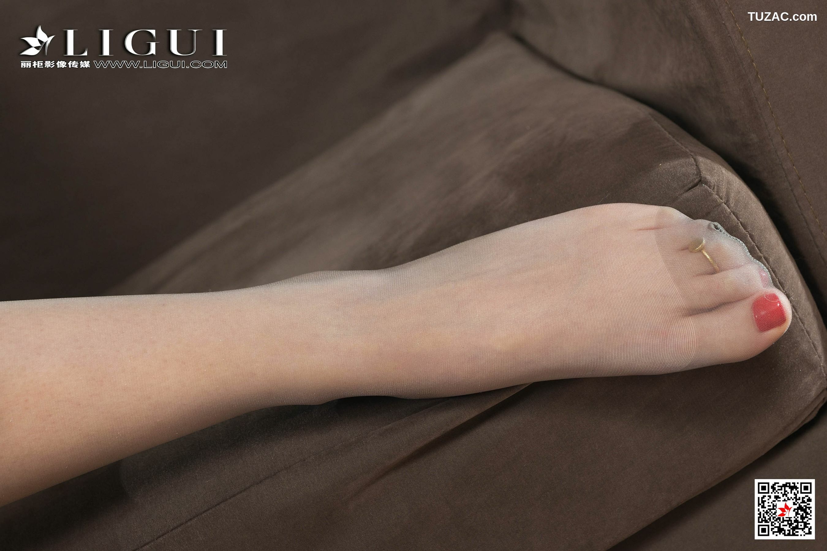 丽柜_Model 豆豆《灰丝丽人美足》 写真集[54P]