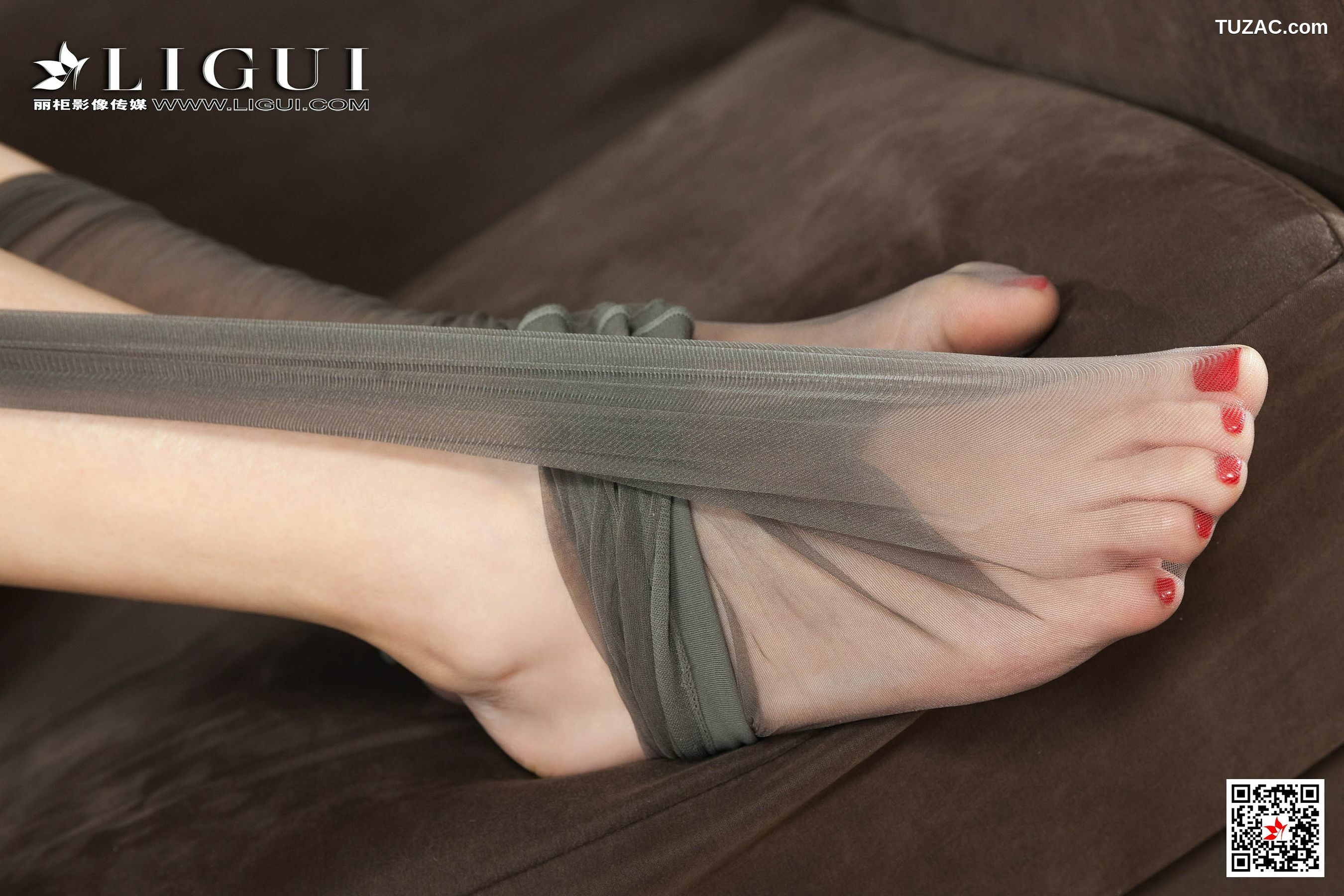 丽柜_Model 豆豆《灰丝丽人美足》 写真集[54P]