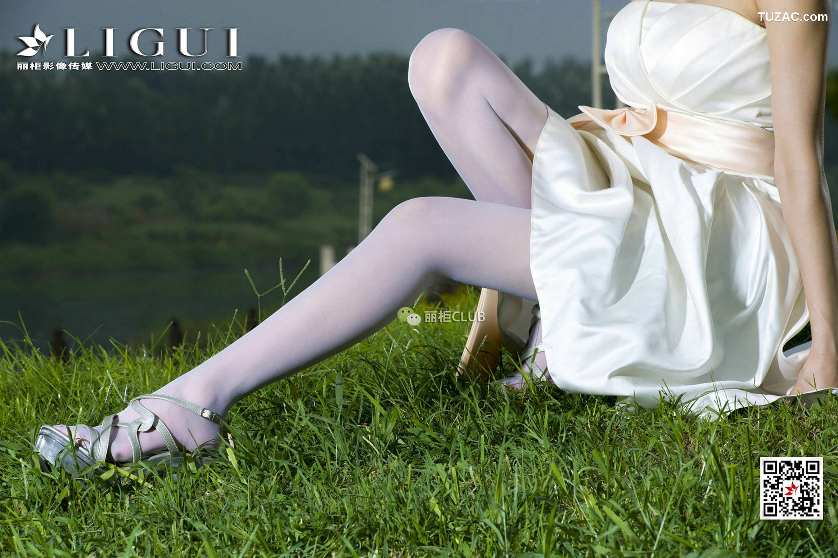 丽柜_Model 雪儿《白丝+抹胸礼服》 写真集[53P]