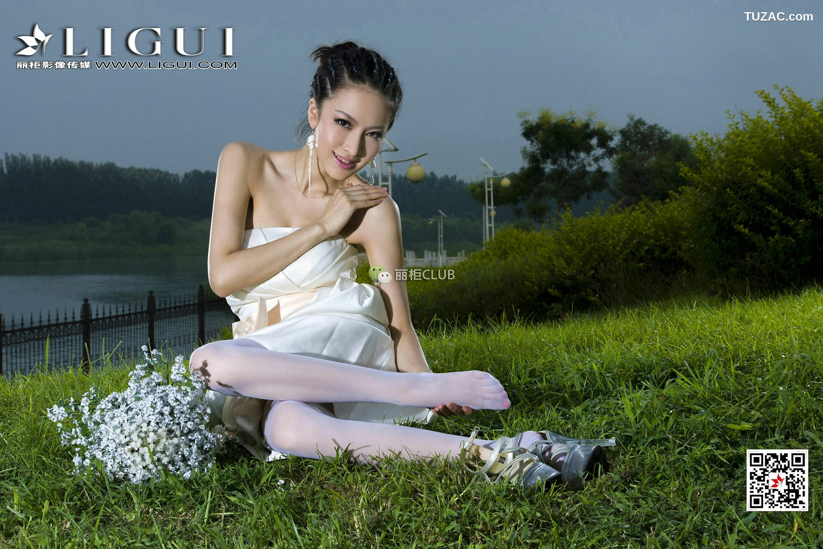 丽柜_Model 雪儿《白丝+抹胸礼服》 写真集[53P]