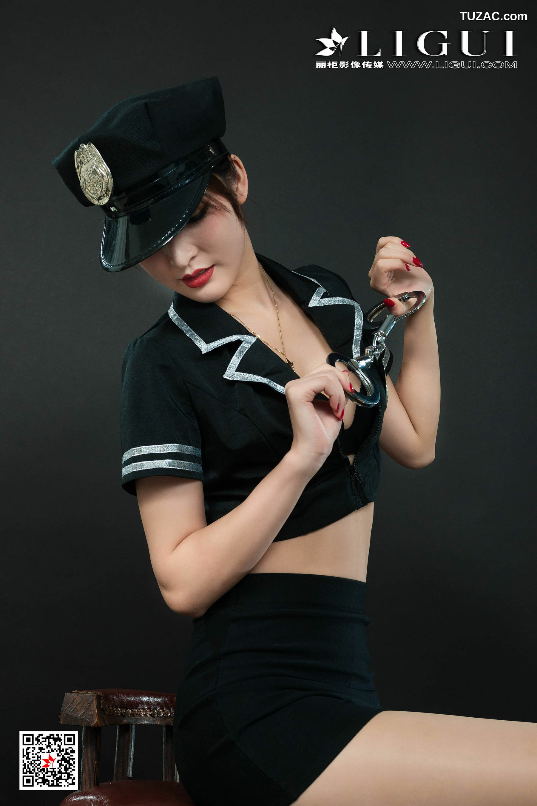 丽柜_Model 雪糕《女警丝足镣铐调教系列》 写真集[86P]