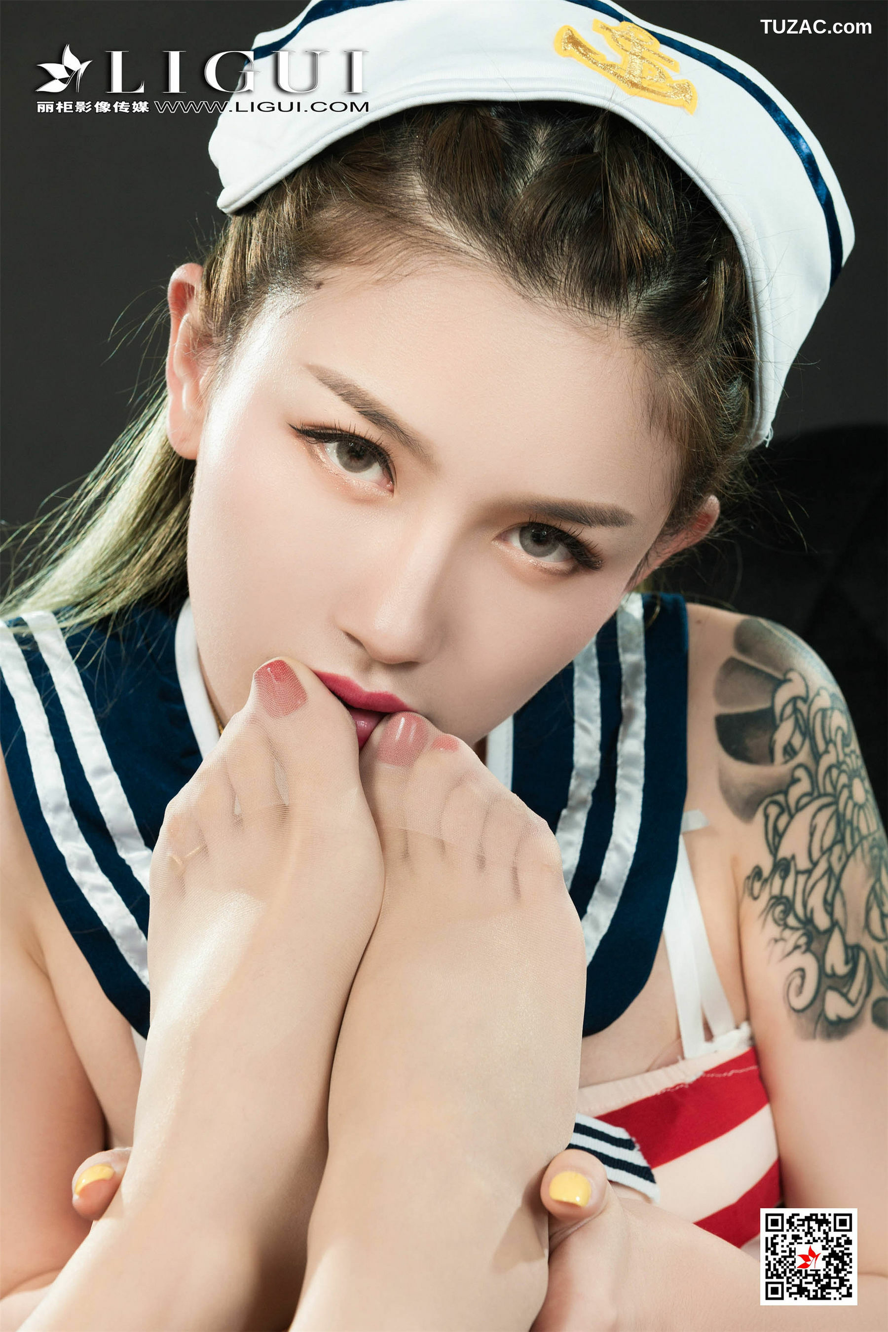 丽柜_兔子&amp;amp;甜甜《双生海军姐妹花丝足》 写真集[95P]