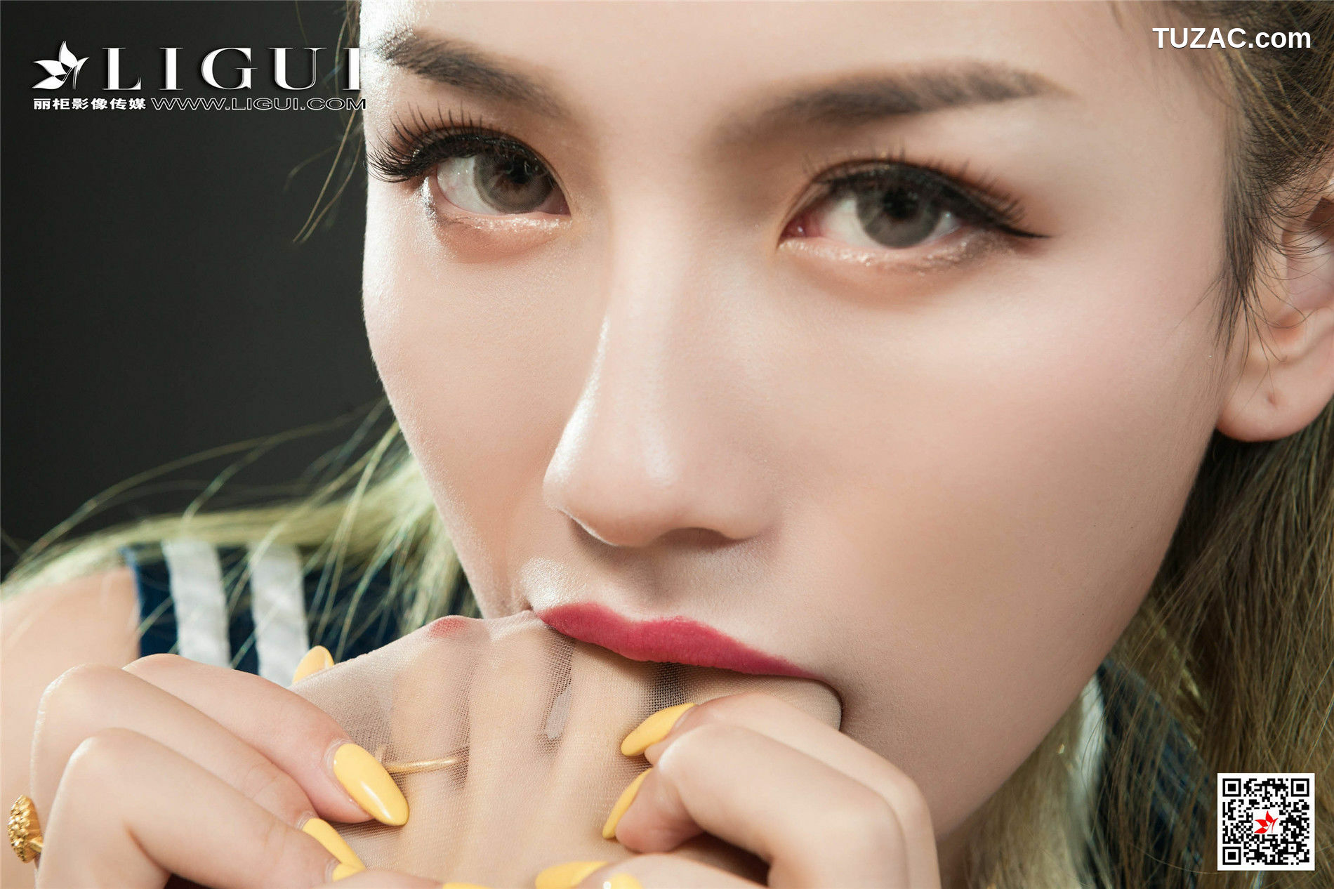 丽柜_兔子&amp;amp;甜甜《双生海军姐妹花丝足》 写真集[95P]