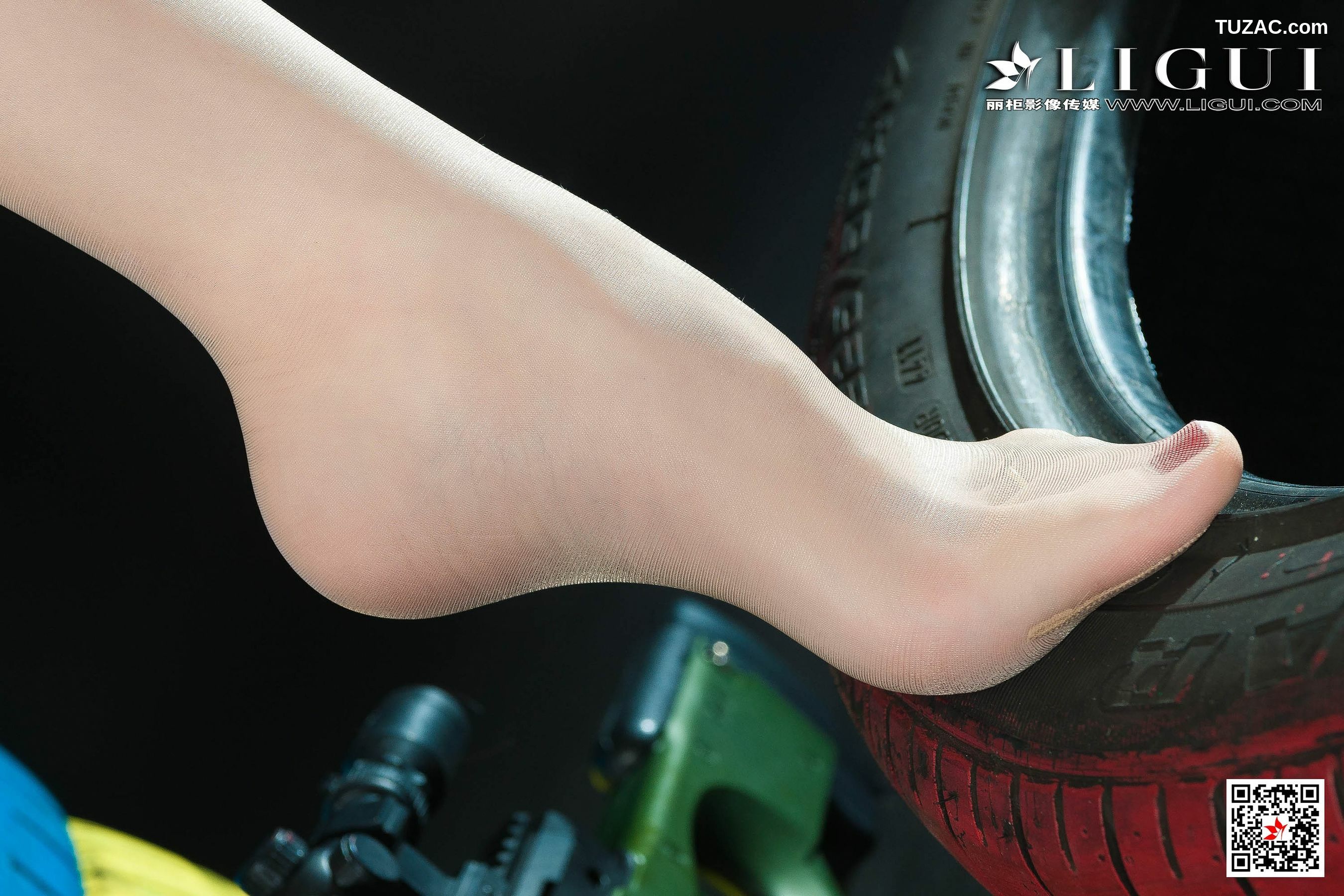 丽柜_兔子《迷彩女兵COS》 美腿丝足 写真集[87P]