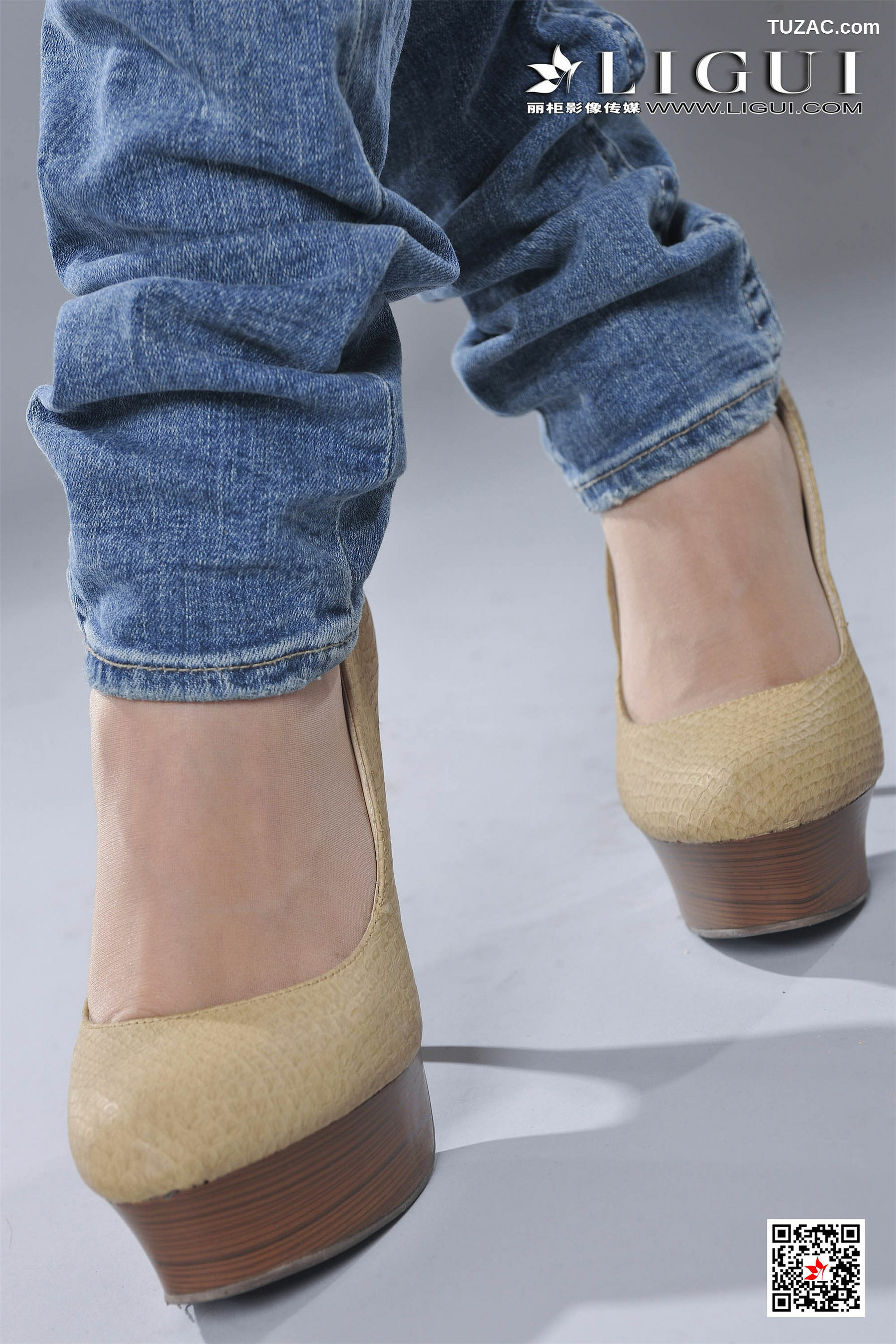 丽柜_可馨《牛仔紧身裤女郎》 写真集[72P]