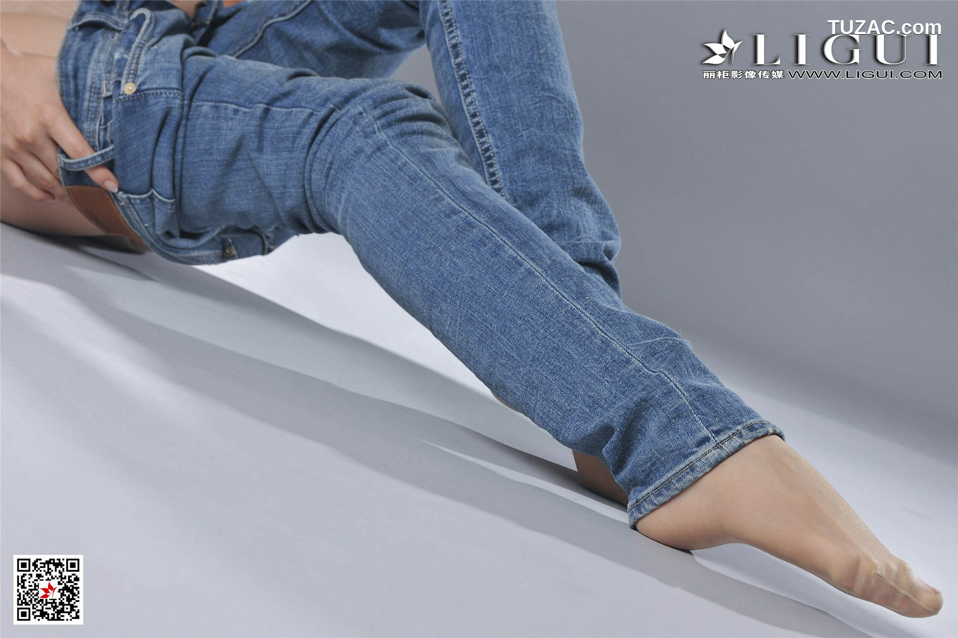 丽柜_可馨《牛仔紧身裤女郎》 写真集[72P]