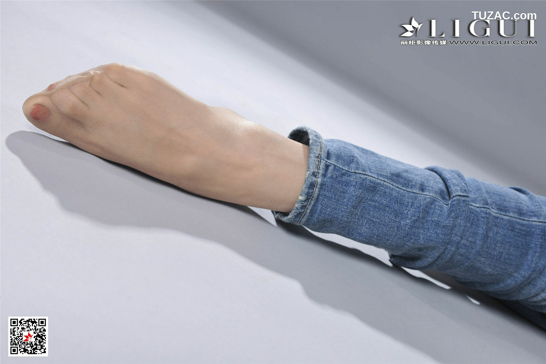 丽柜_可馨《牛仔紧身裤女郎》 写真集[72P]