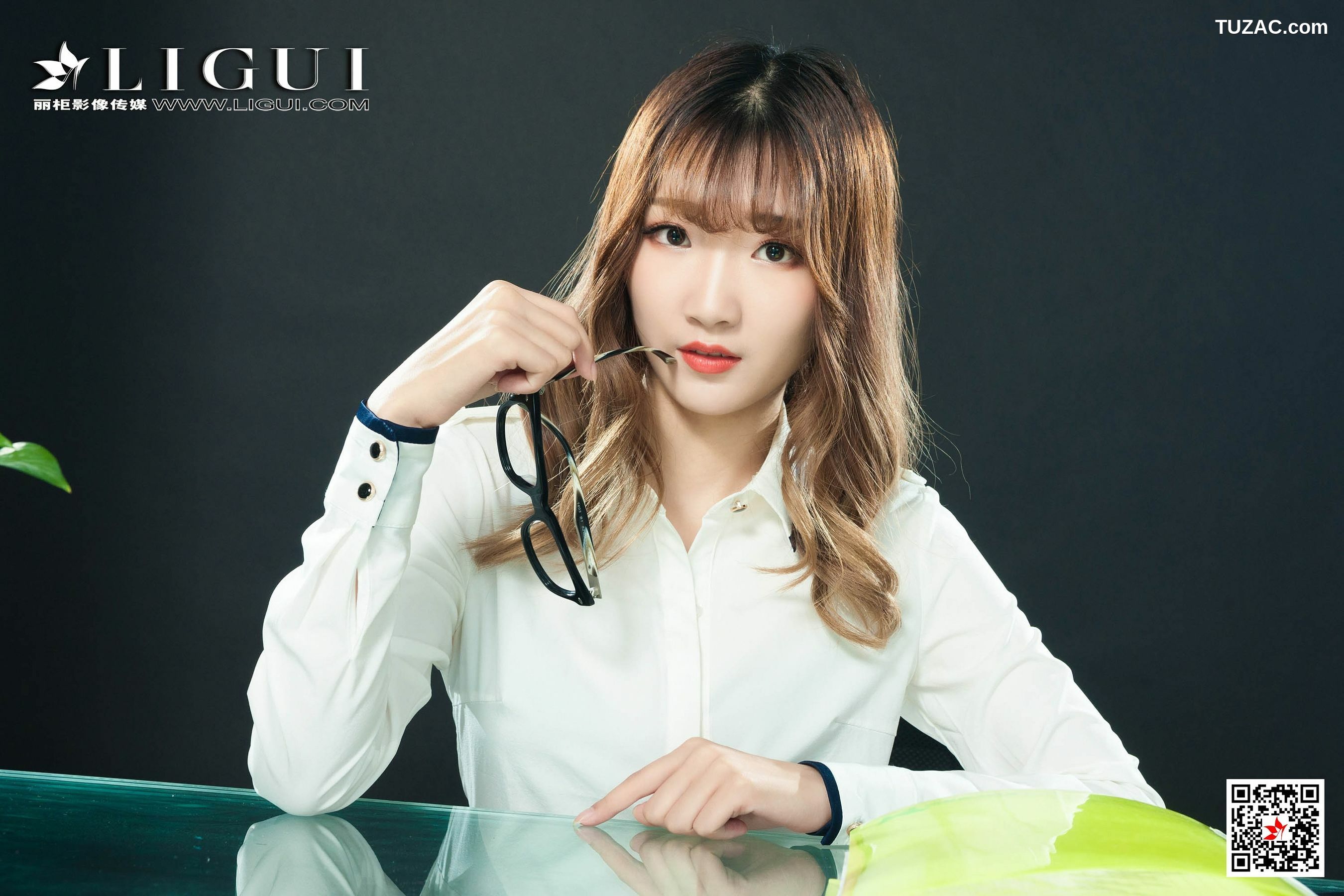 丽柜_小然然《美腿OL小姐姐》 丝足写真集[59P]