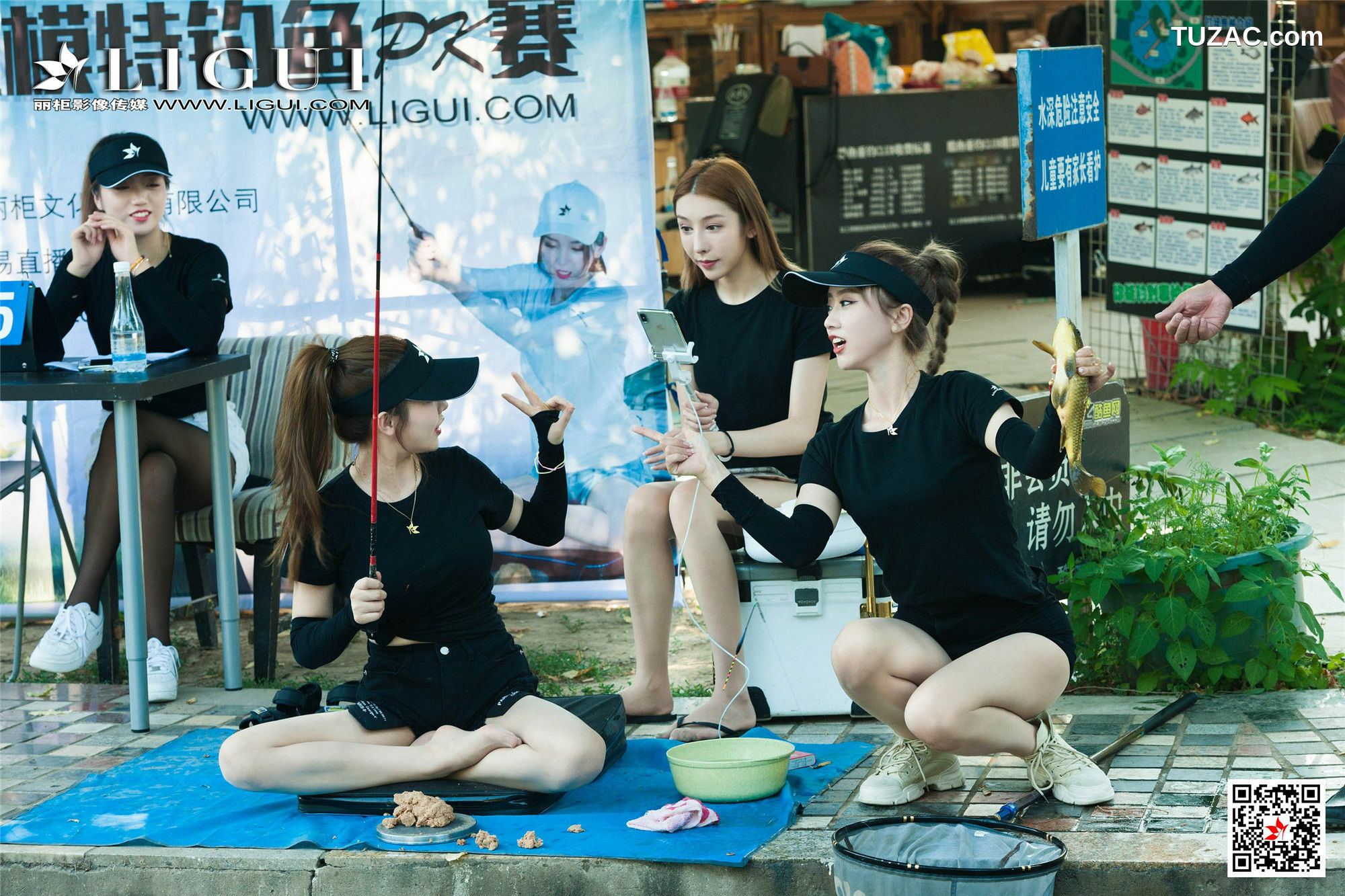 丽柜_文静&amp;amp;然然《垂钓园丝足》 网络丽人 写真集[70P]