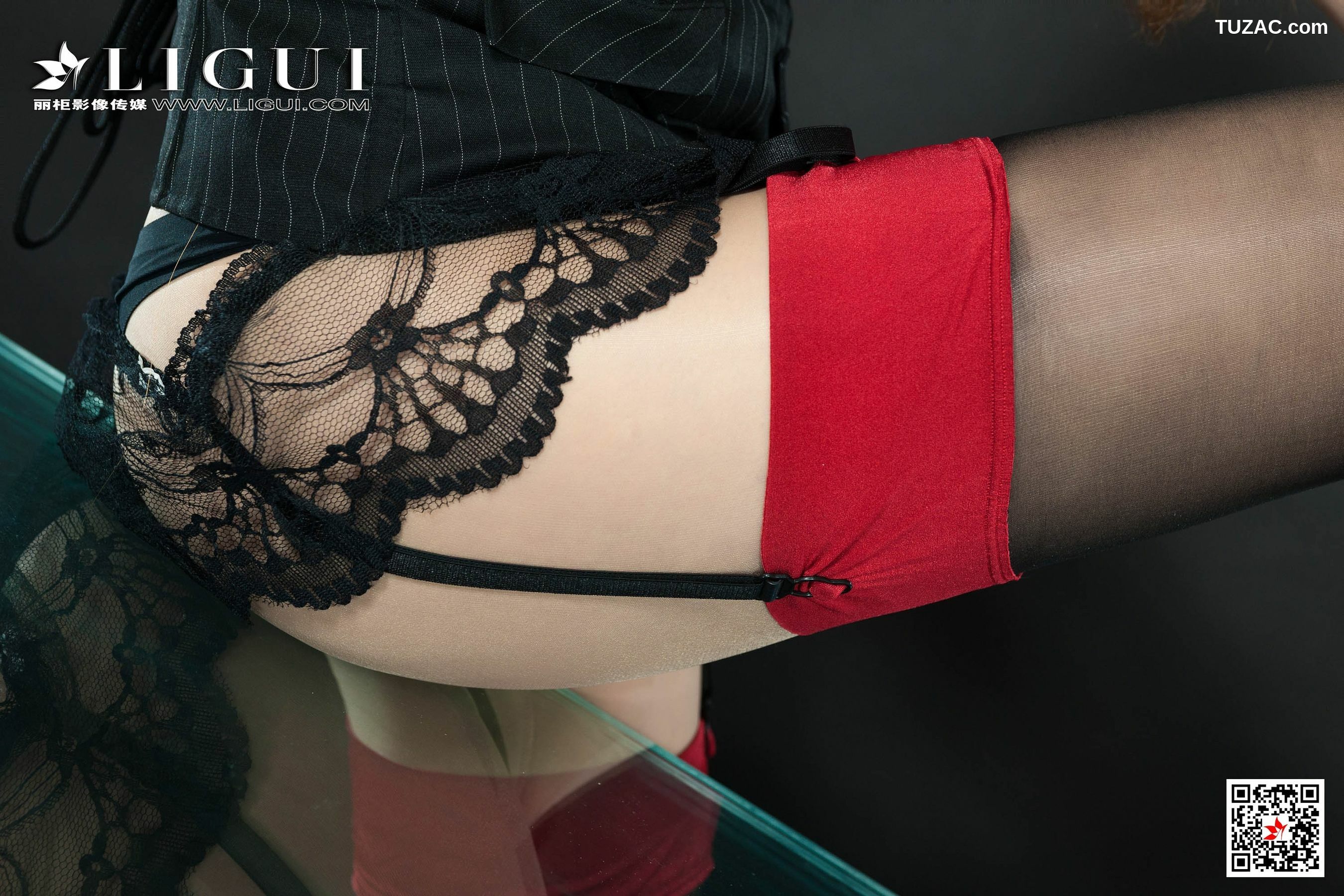 丽柜_文静《黑丝吊袜美腿丝足》 写真集[56P]