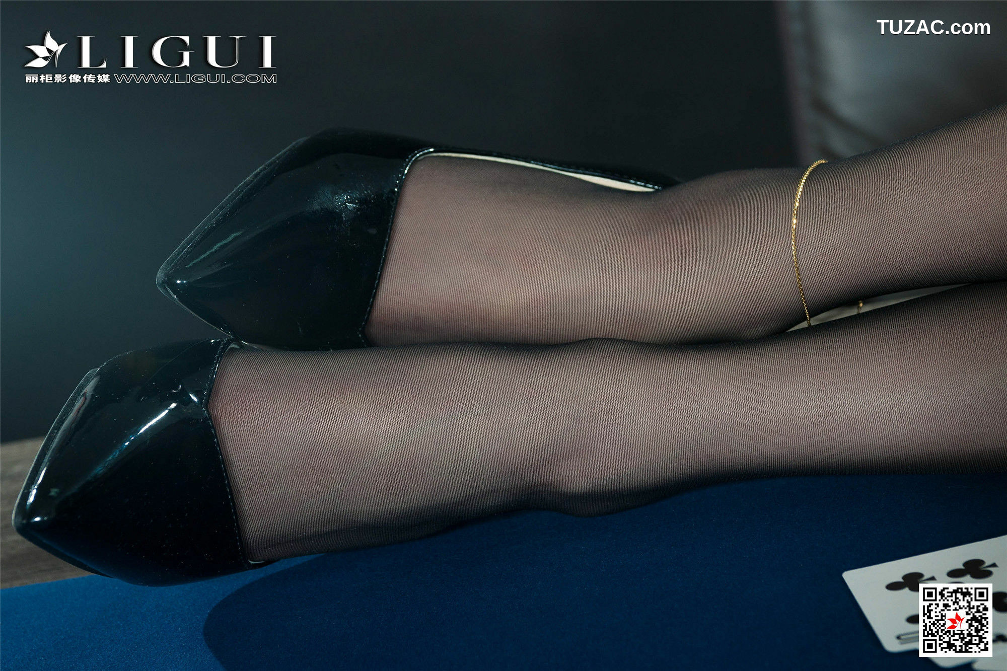 丽柜_模特兔子《黑丝棋牌官》 美腿丝足写真集[84P]