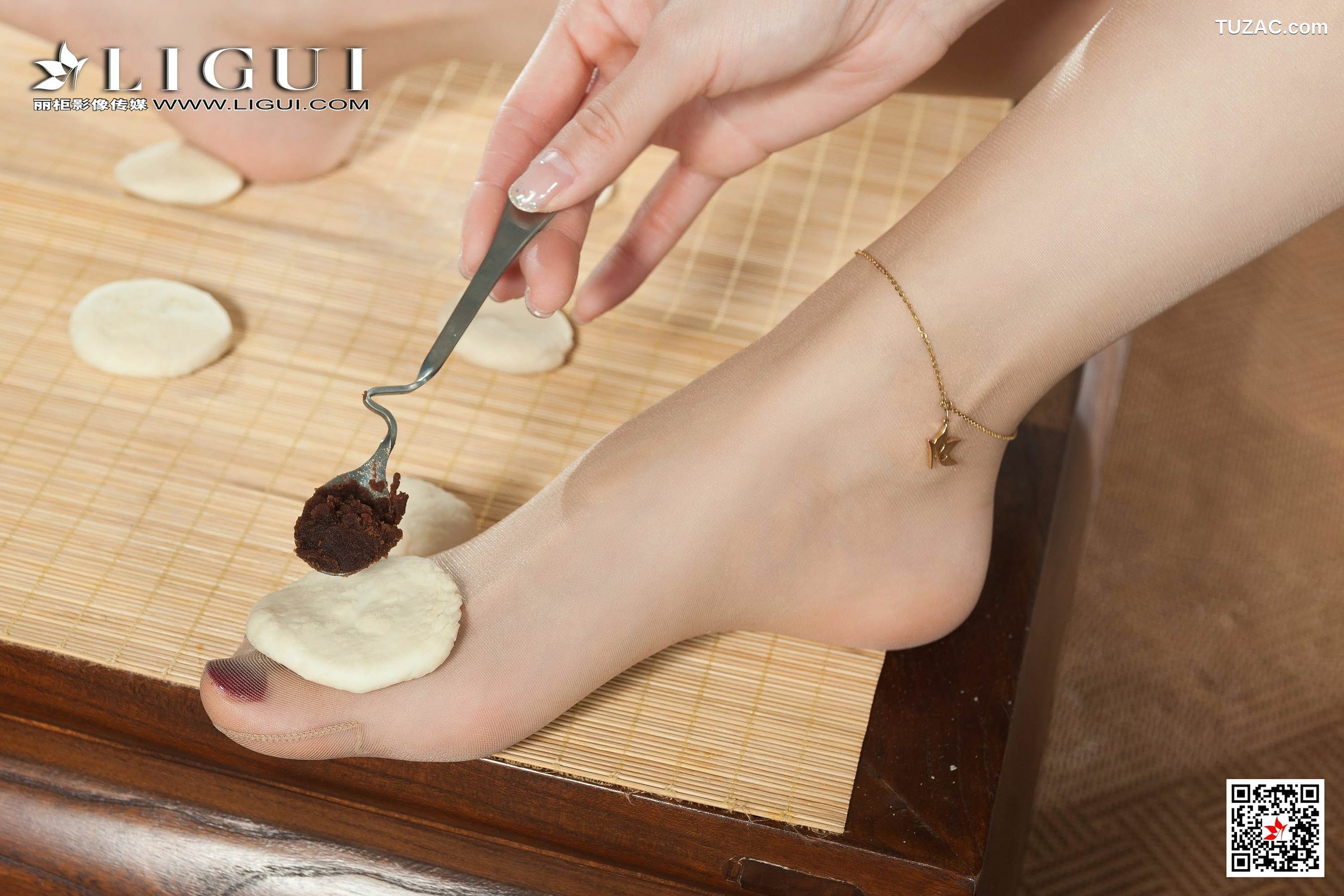 丽柜_模特凉儿《肉丝厨娘》 网络丽人 写真集[61P]