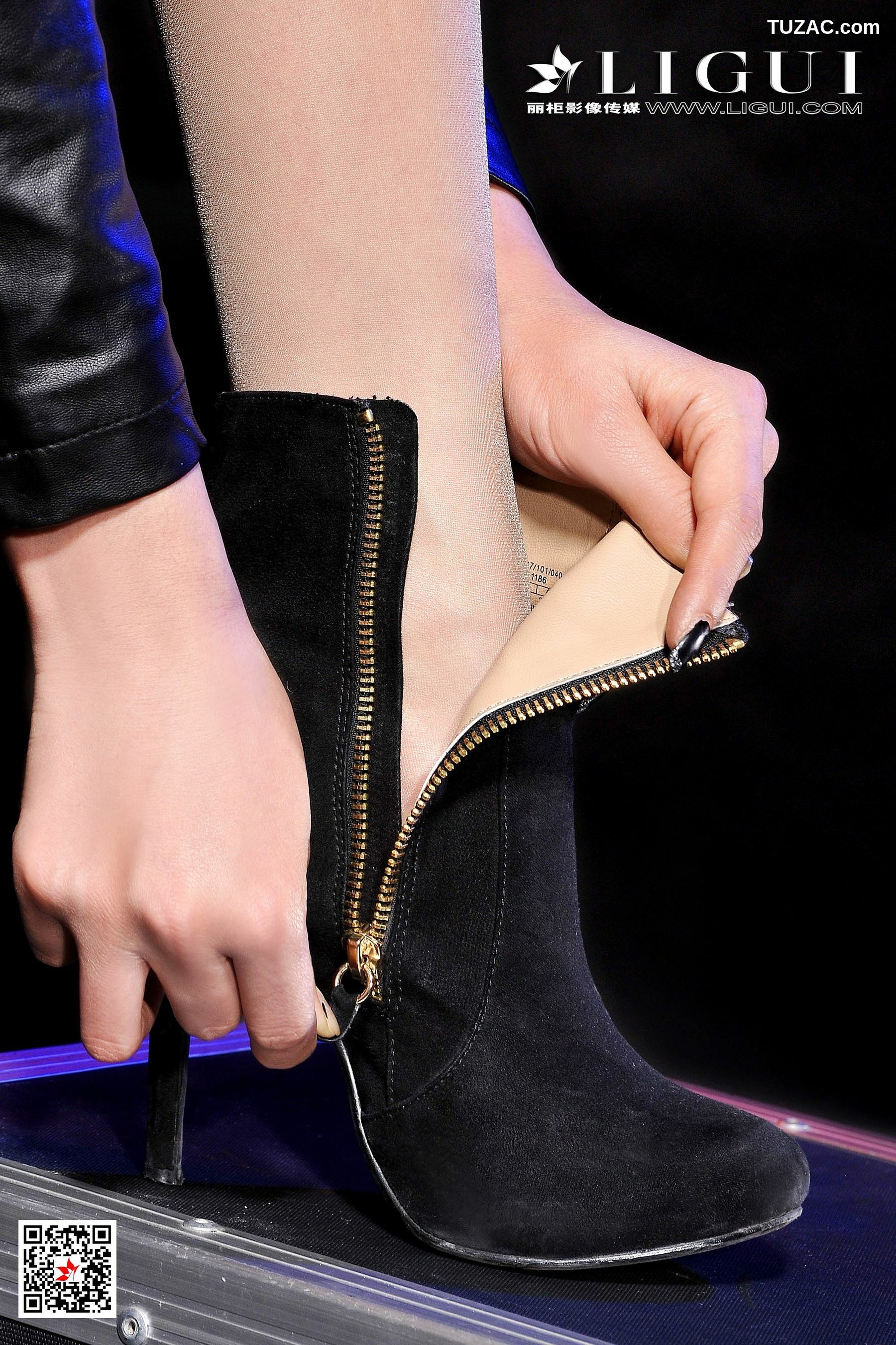 丽柜_模特可馨《皮衣VS肉丝》 网络丽人 写真集[74P]