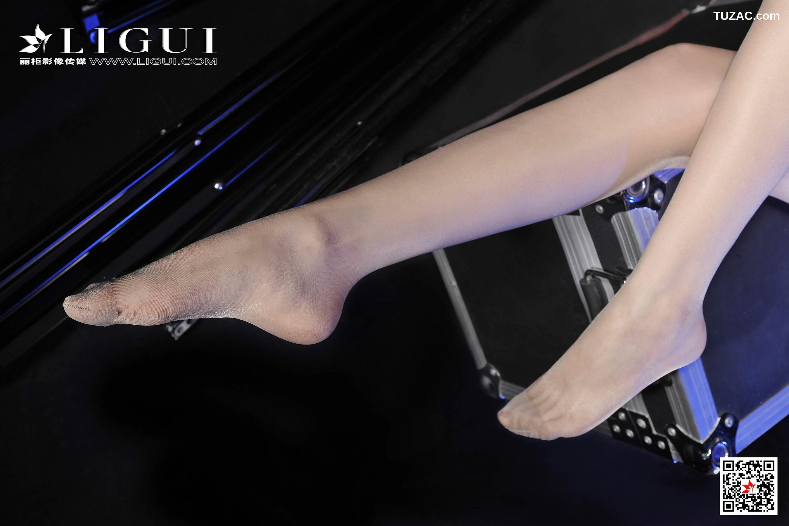 丽柜_模特可馨《皮衣VS肉丝》 网络丽人 写真集[74P]