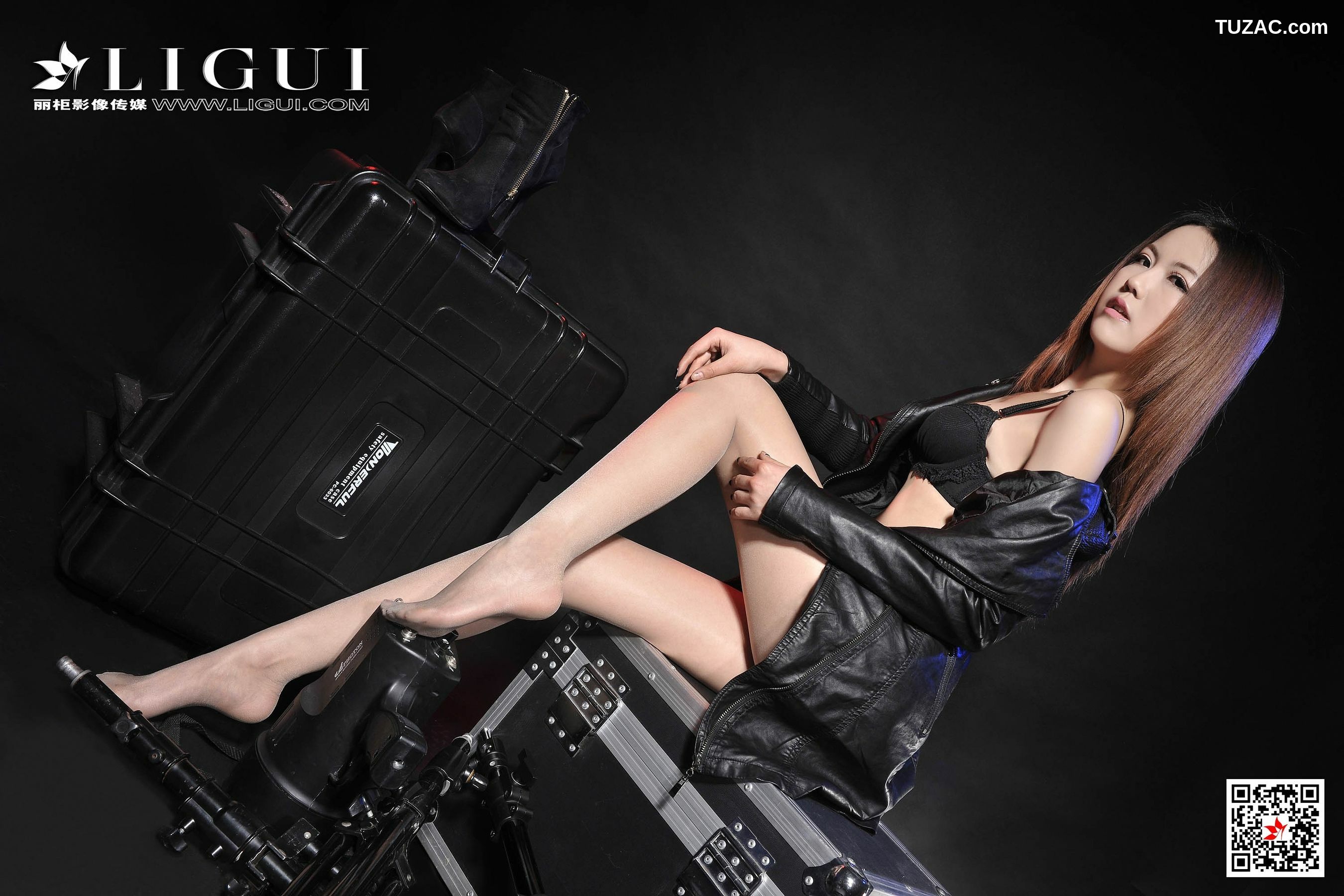 丽柜_模特可馨《皮衣VS肉丝》 网络丽人 写真集[74P]