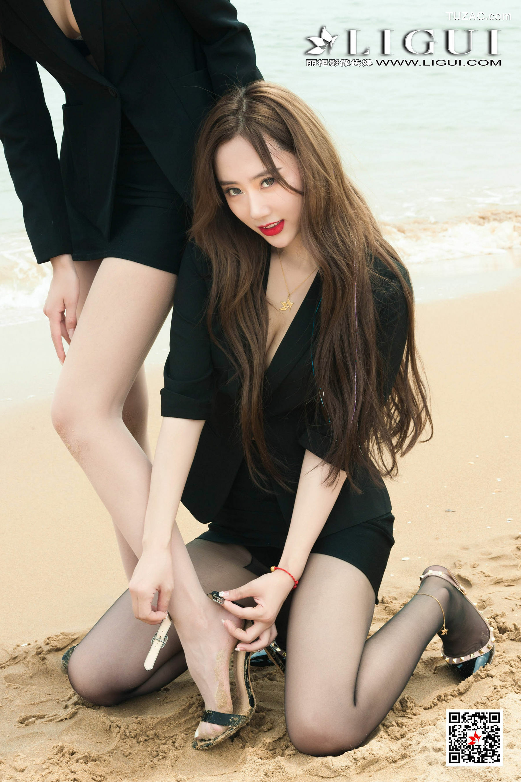 丽柜_然然&amp;amp;凉儿《沙滩丝袜诱惑》 美腿丝足写真集[52P]