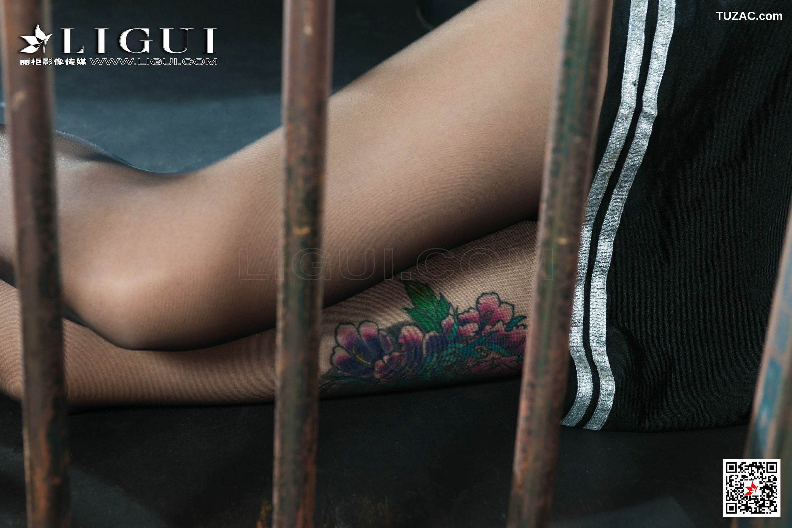 丽柜_甜甜《监狱黑丝镣铐女警》 网络丽人 写真集[62P]