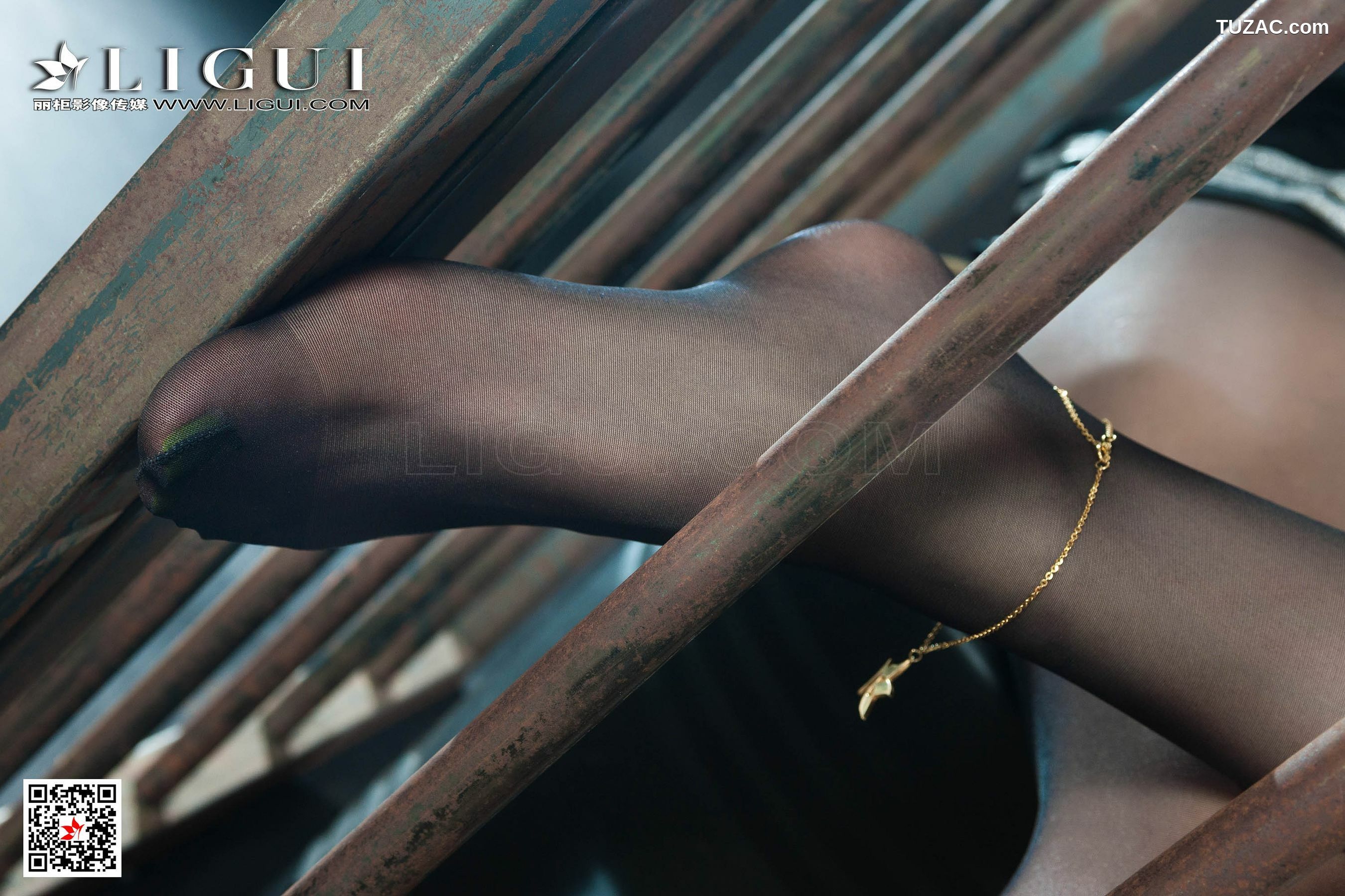 丽柜_甜甜《监狱黑丝镣铐女警》 网络丽人 写真集[62P]