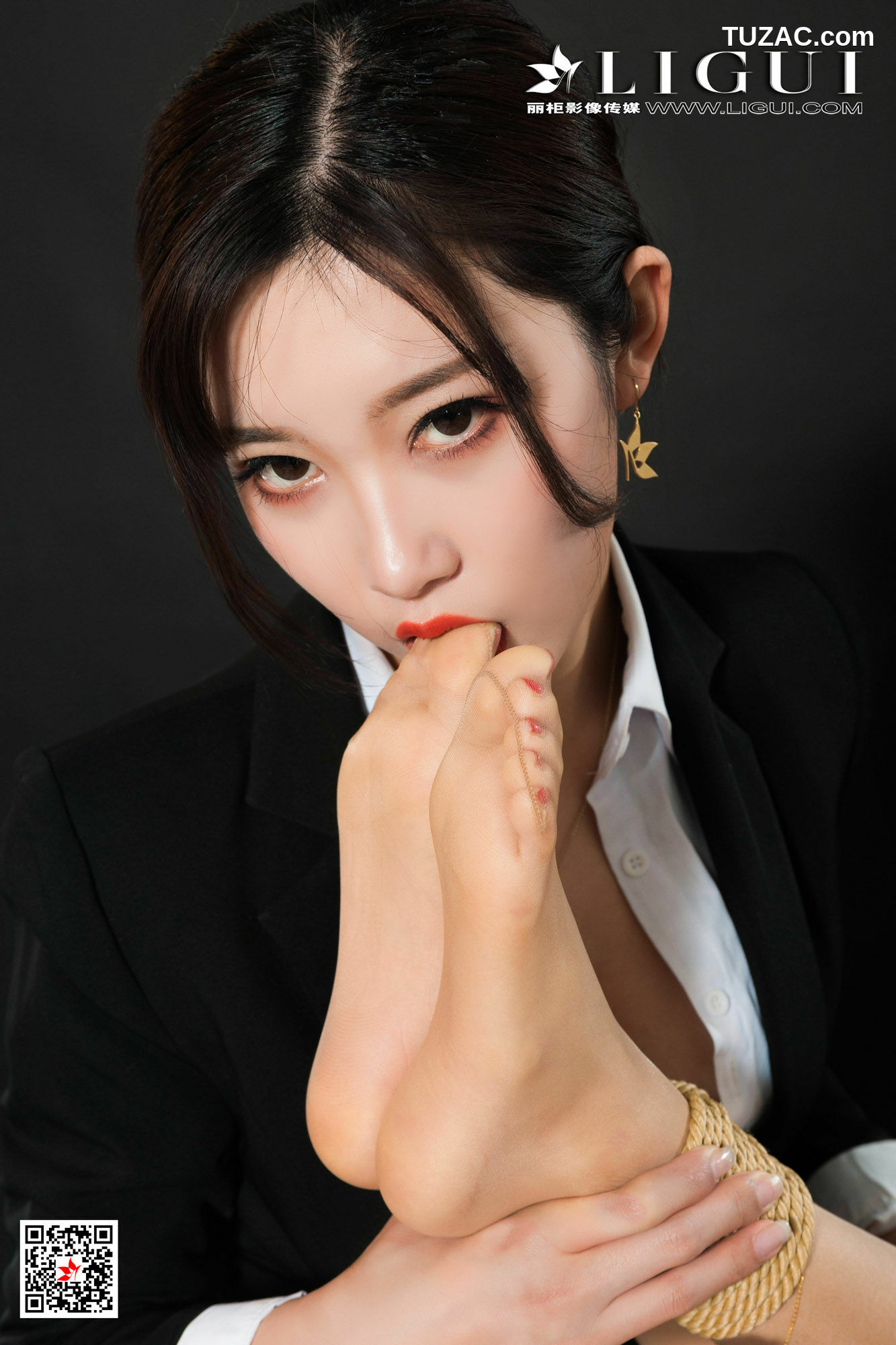 丽柜_筱筱&amp;amp;王欣竹《OL丝足诱惑》 写真集[83P]