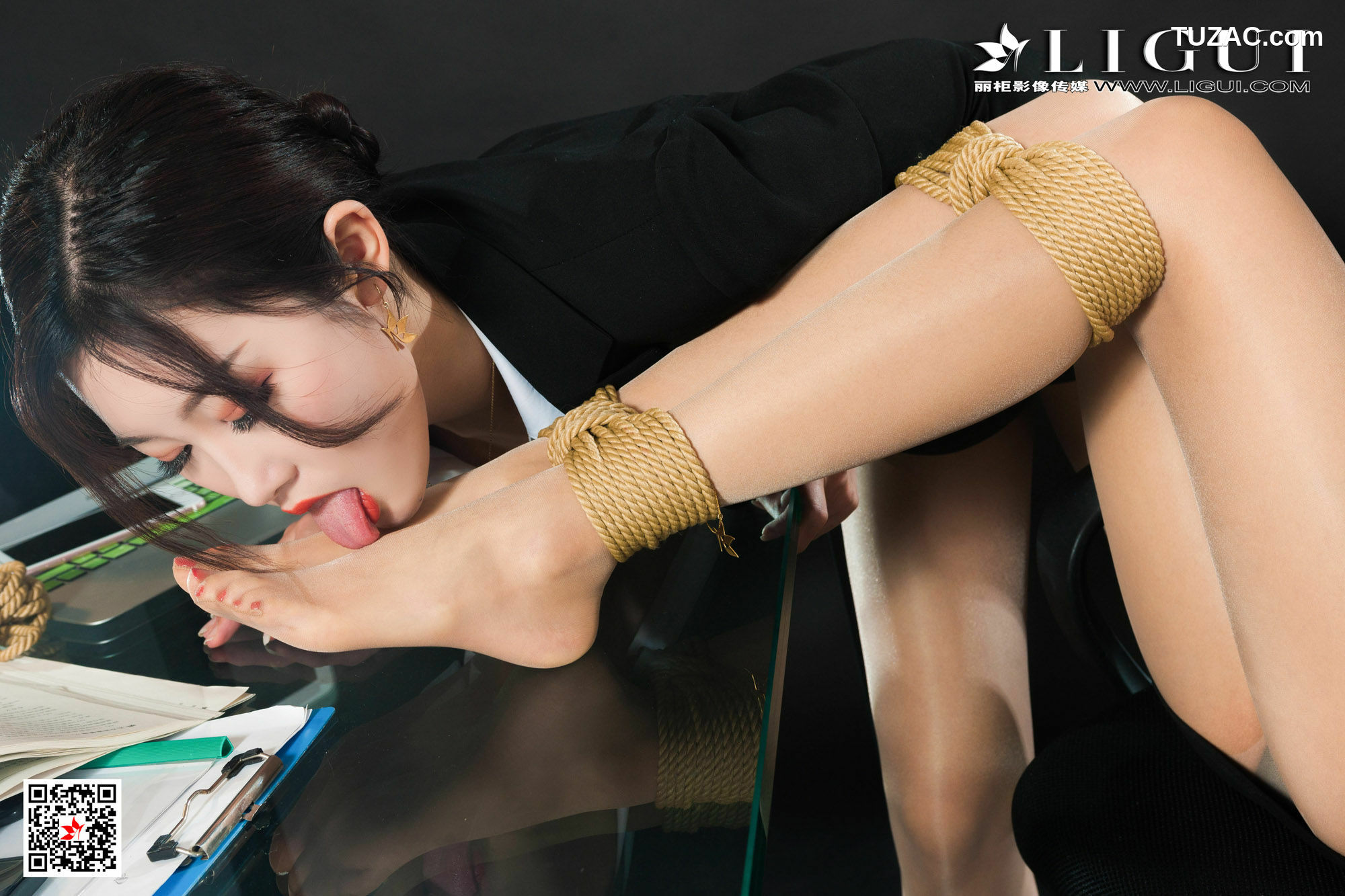 丽柜_筱筱&amp;amp;王欣竹《OL丝足诱惑》 写真集[83P]