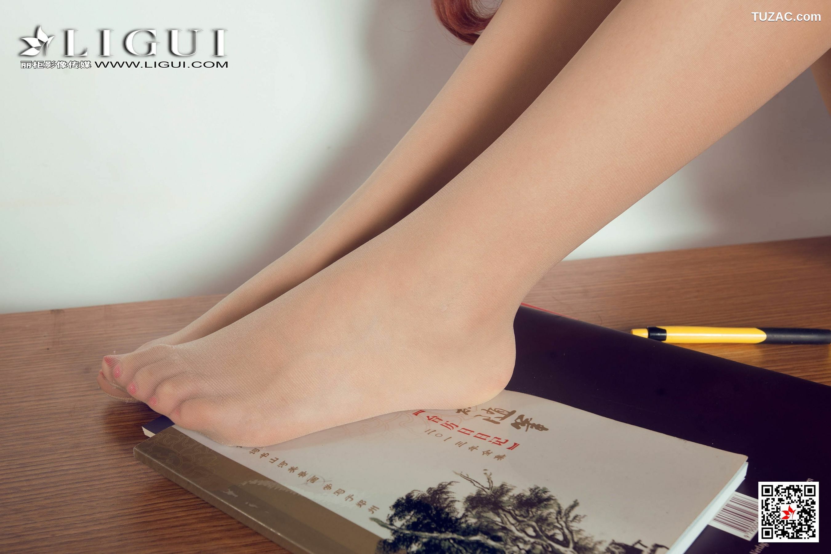 丽柜_腿模ALAN《教室丝足高跟》 写真集[77P]