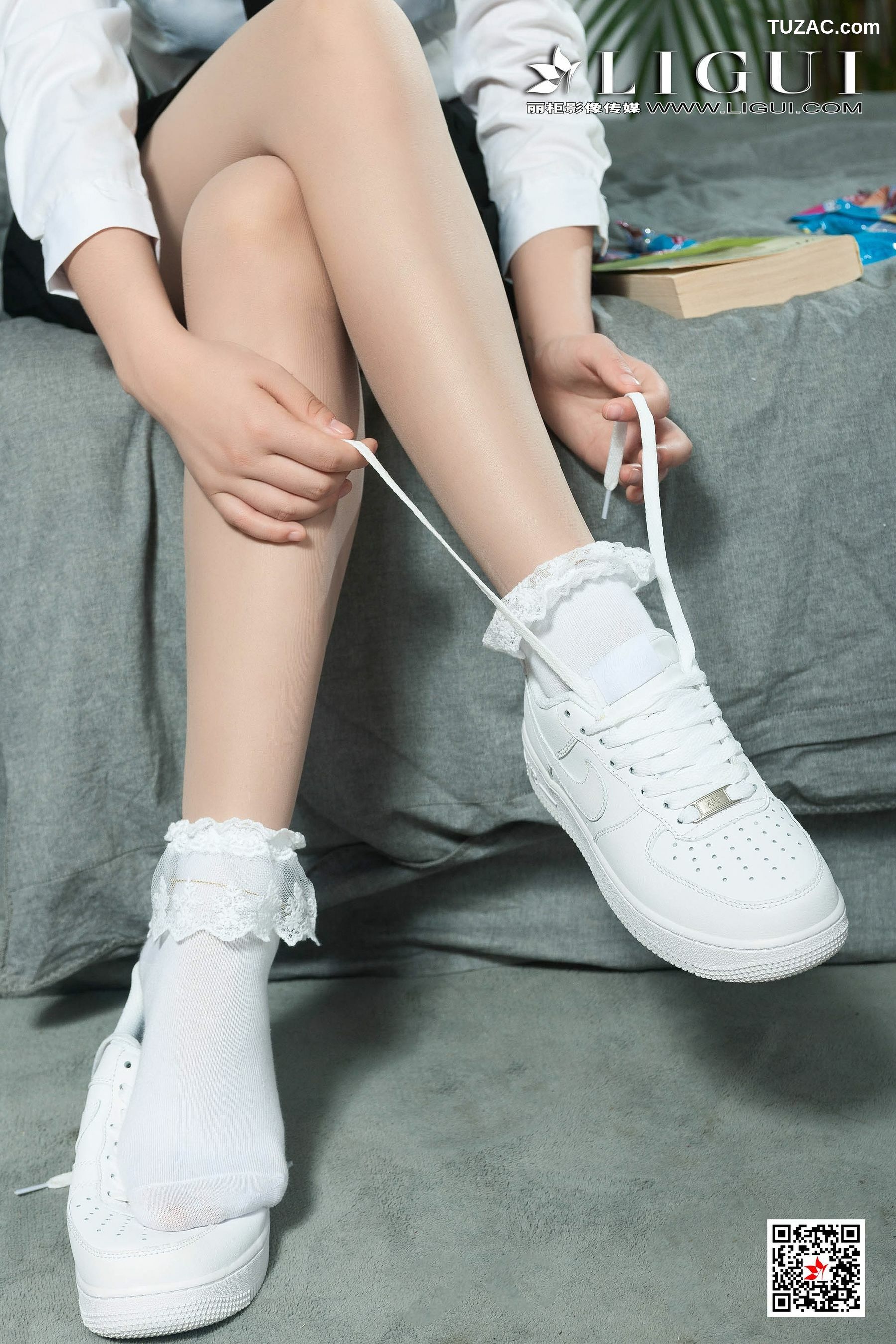 丽柜_腿模Angelina《制服美腿丝足》 写真集[92P]