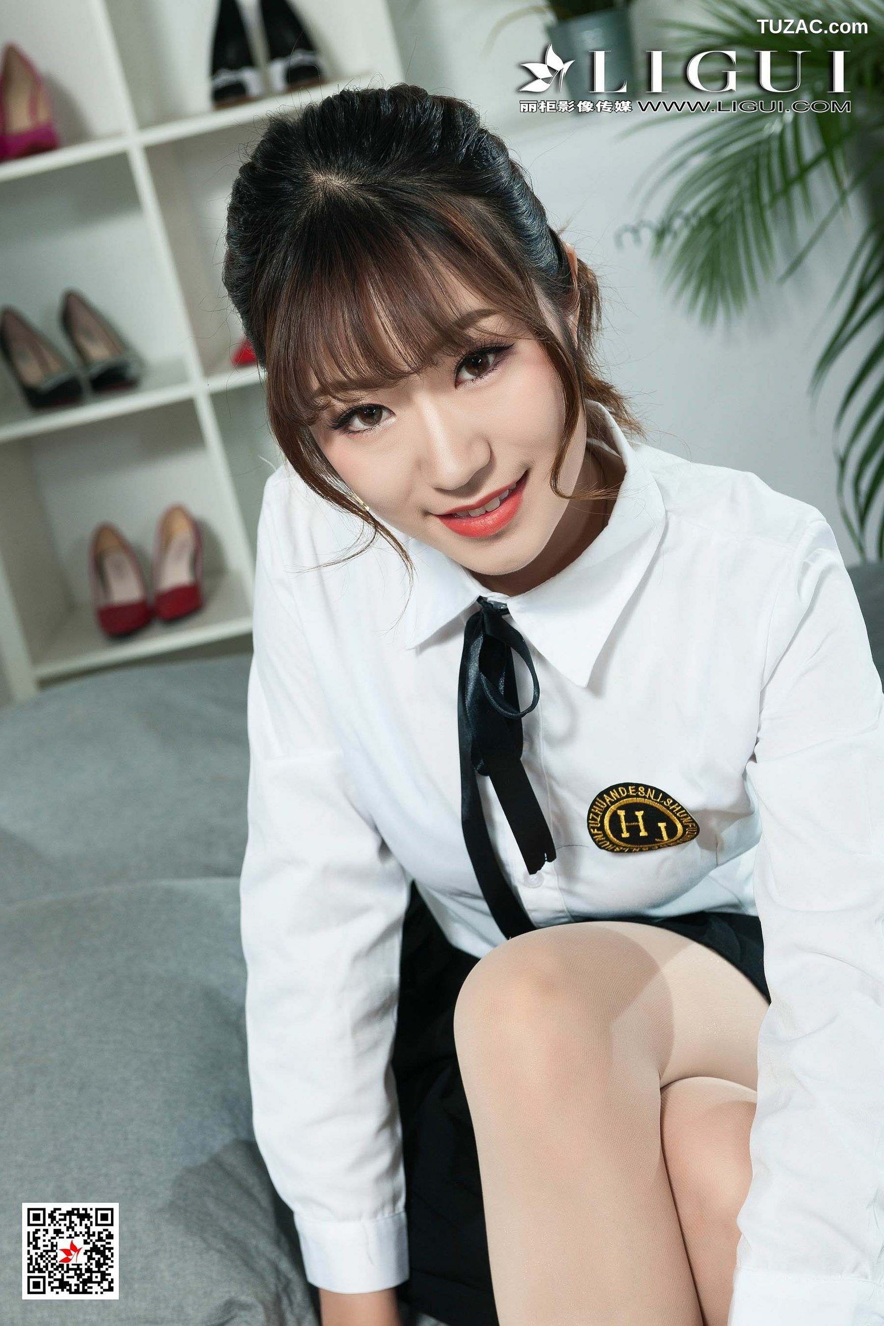 丽柜_腿模Angelina《制服美腿丝足》 写真集[92P]