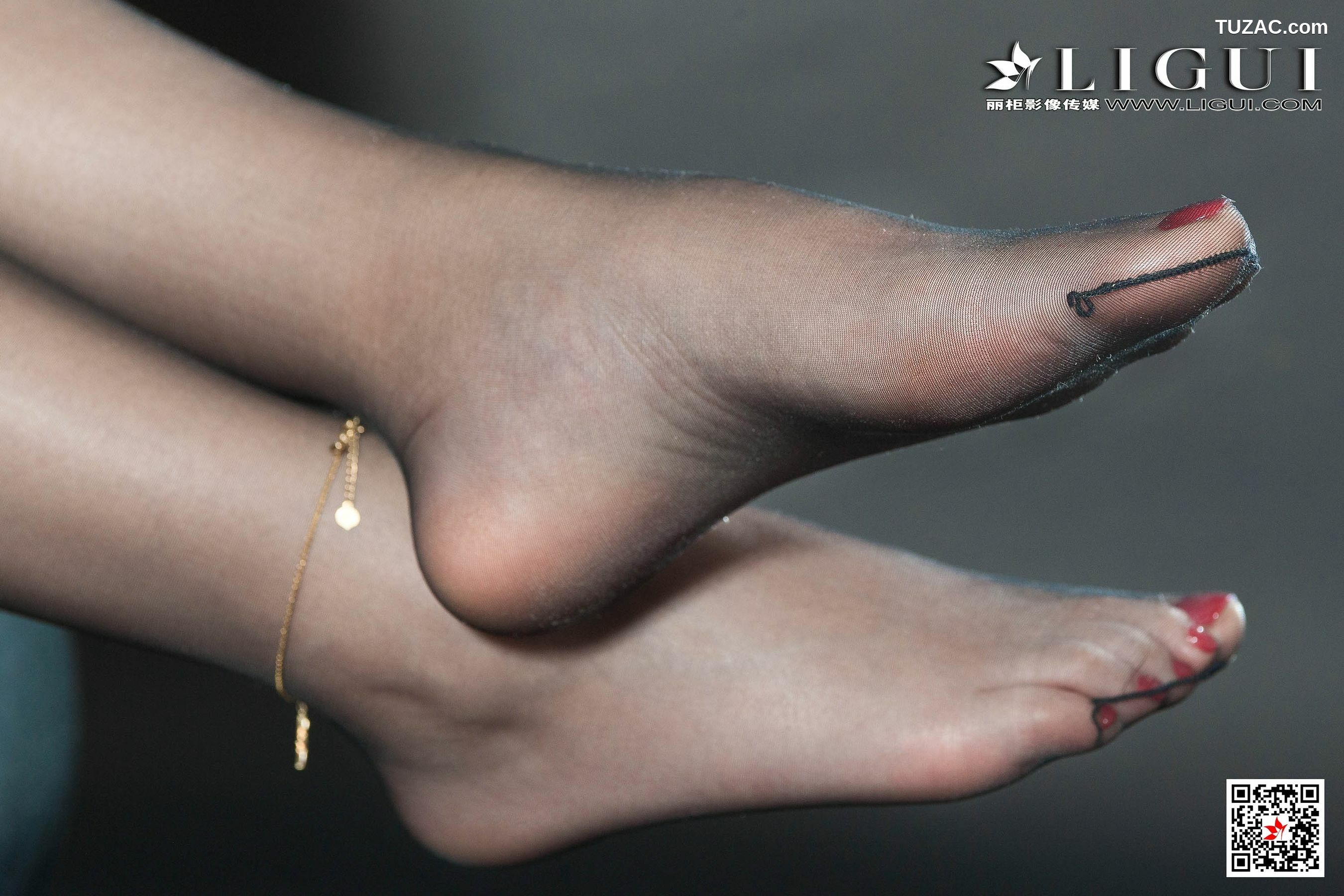 丽柜_腿模Lala《黑丝玉足OL》 写真集[70P]