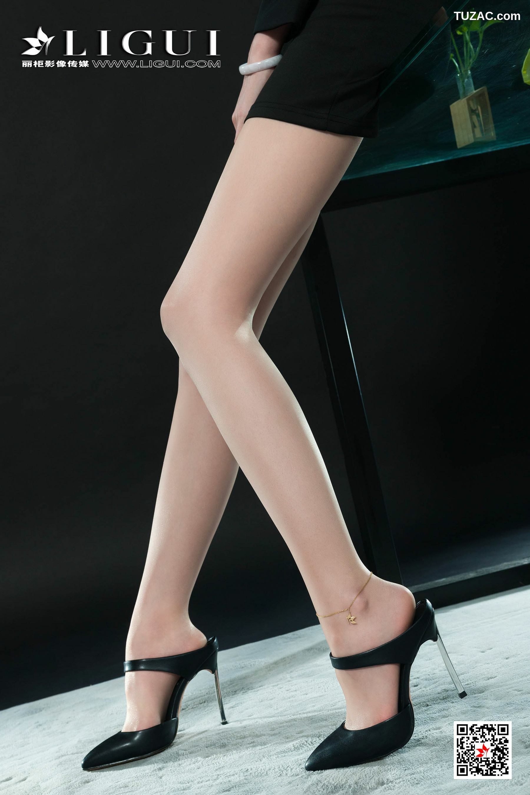 丽柜_腿模RITA《肉丝袜长腿丽人》 写真集[68P]